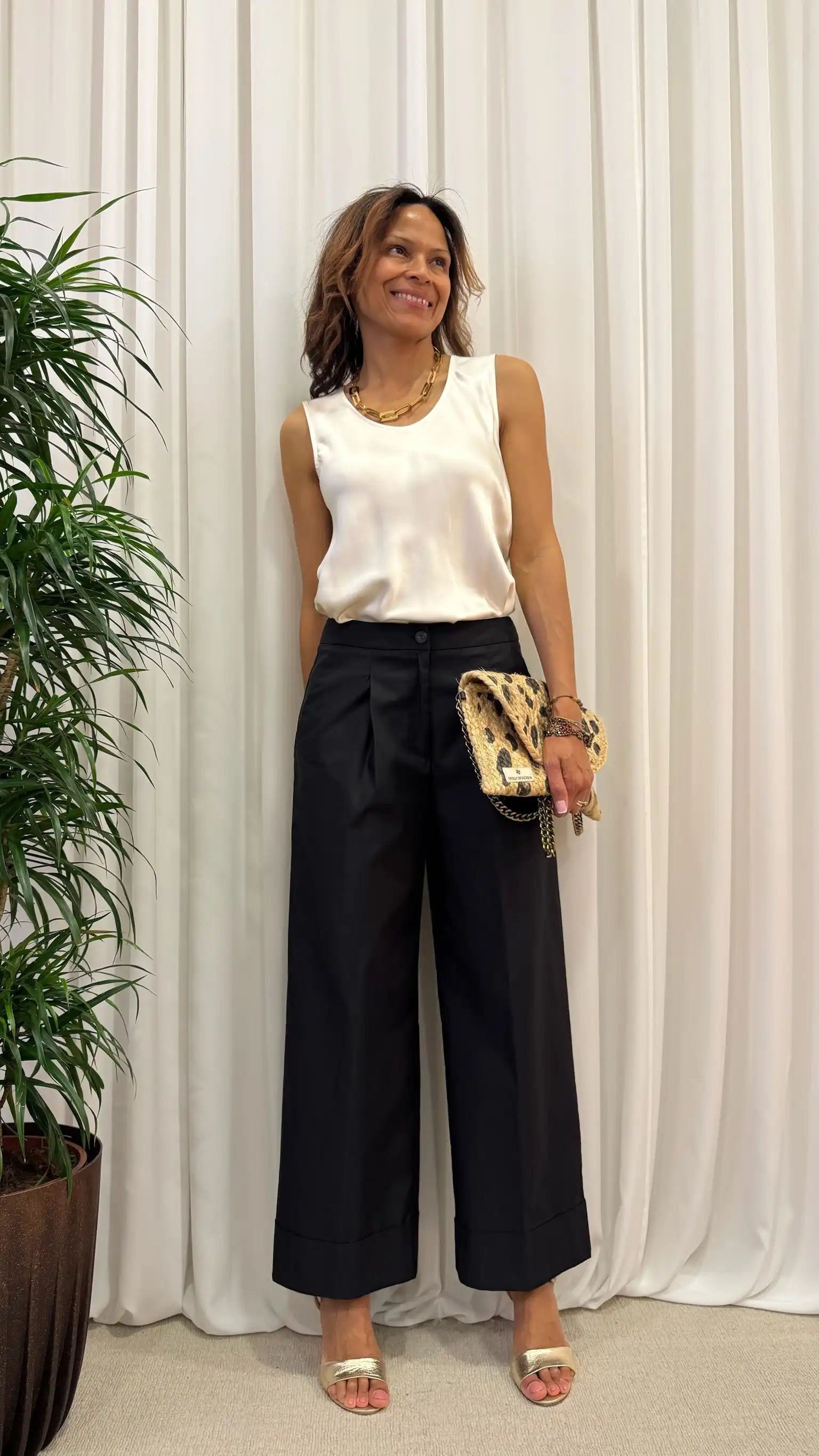 TROUSERS WITH PLEATS 
