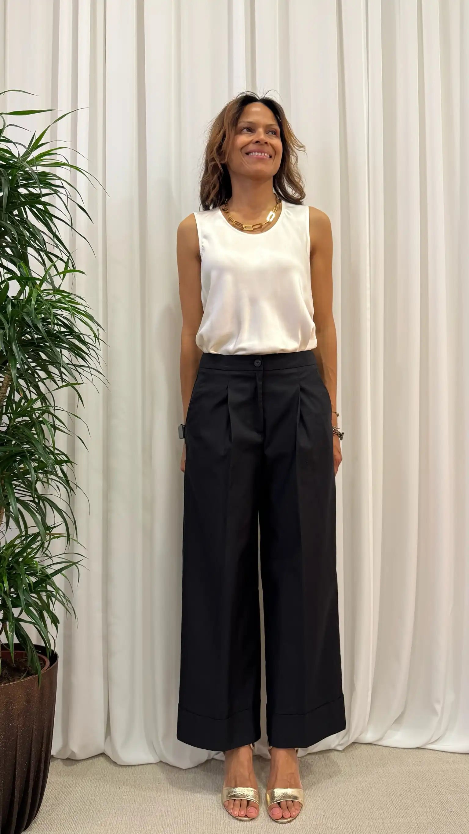 TROUSERS WITH PLEATS 