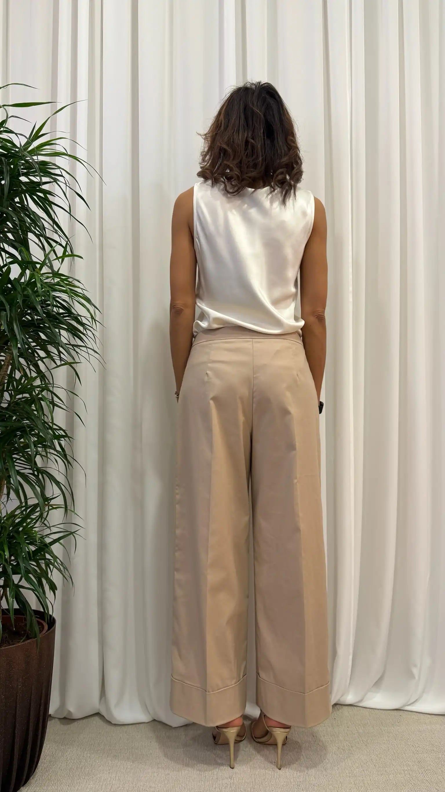 TROUSERS WITH PLEATS 