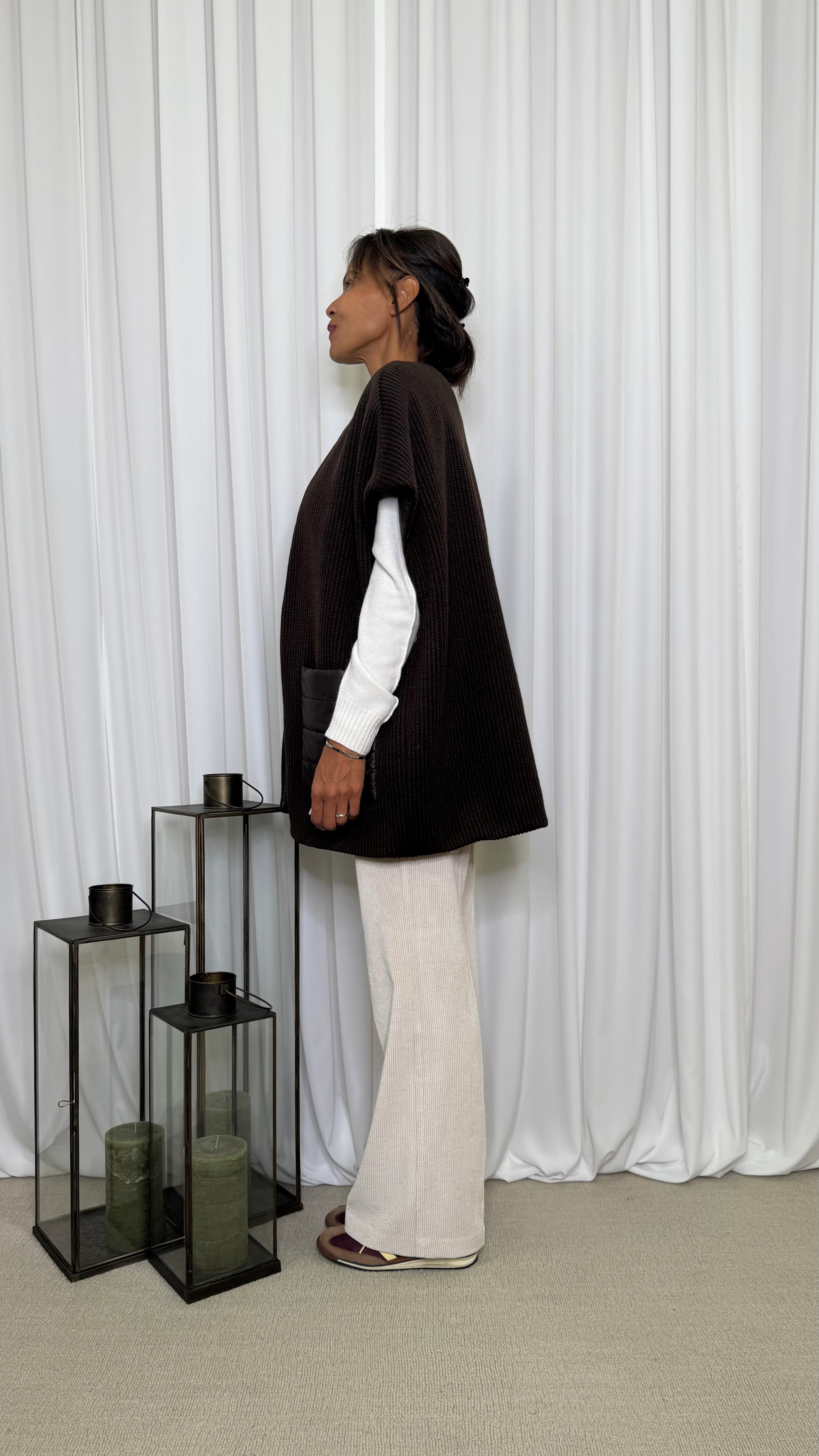 GILET CON PARTICOLARI TASCONI IN PIUMINO