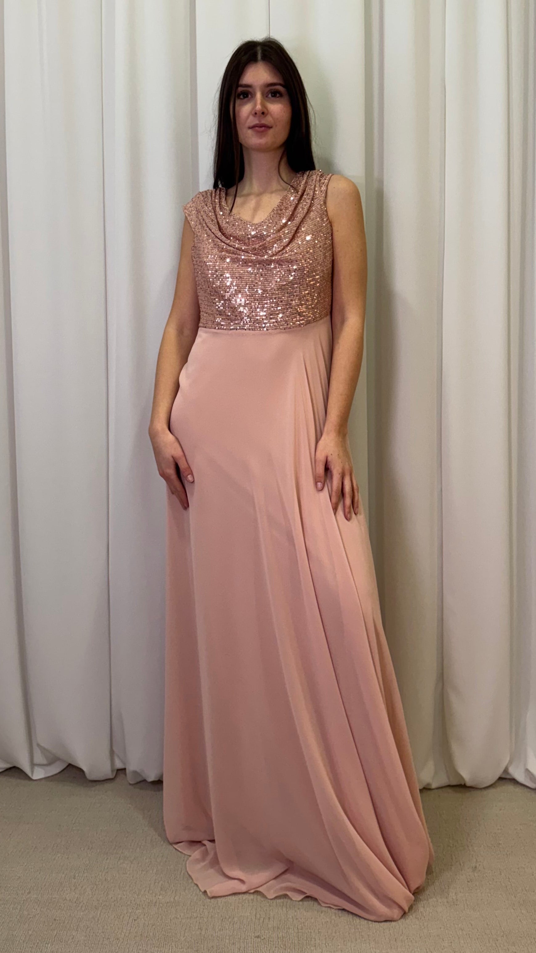 ABITO MORBIDO CORPETTO PAILLETTES