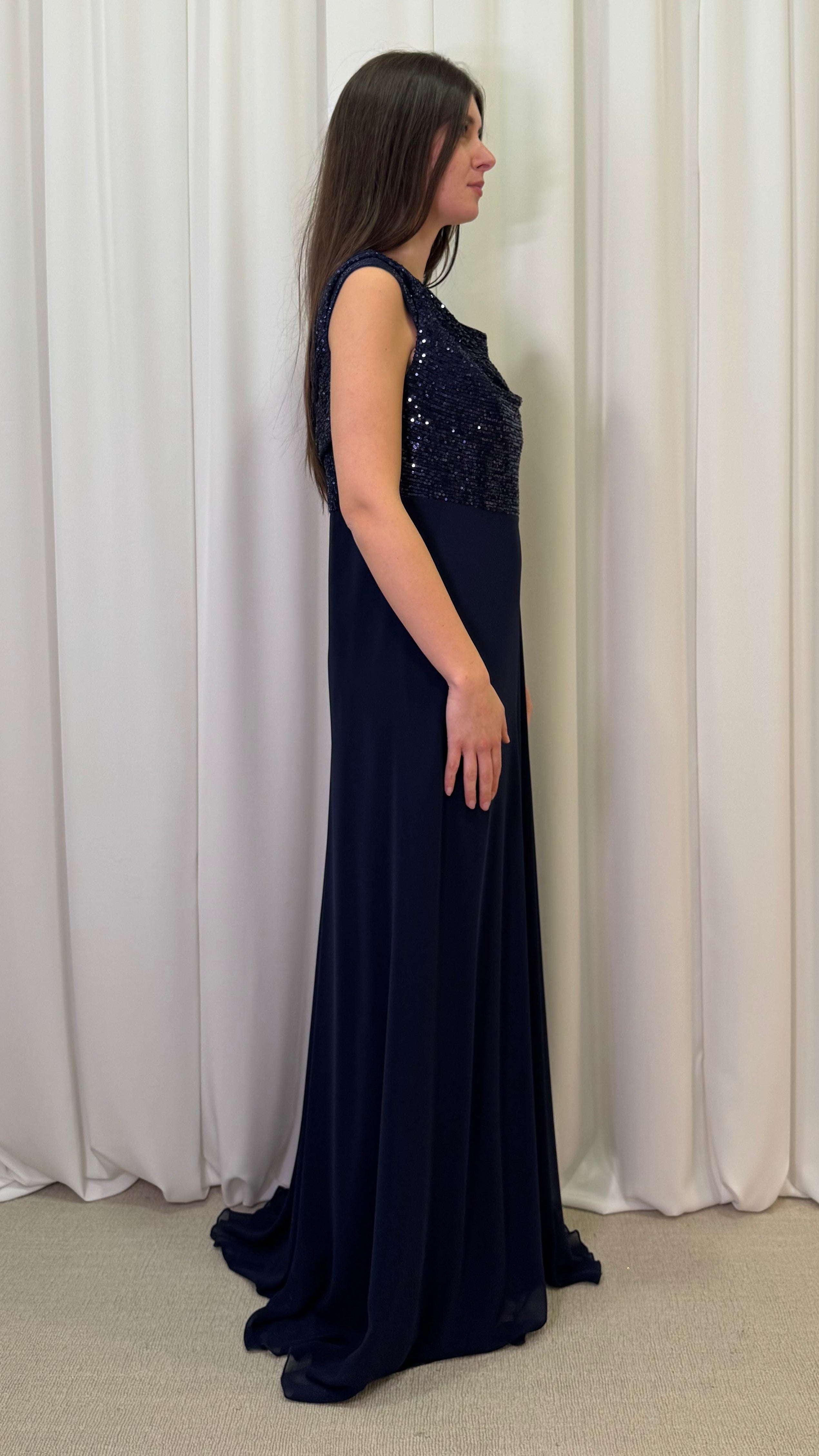 ABITO MORBIDO CORPETTO PAILLETTES