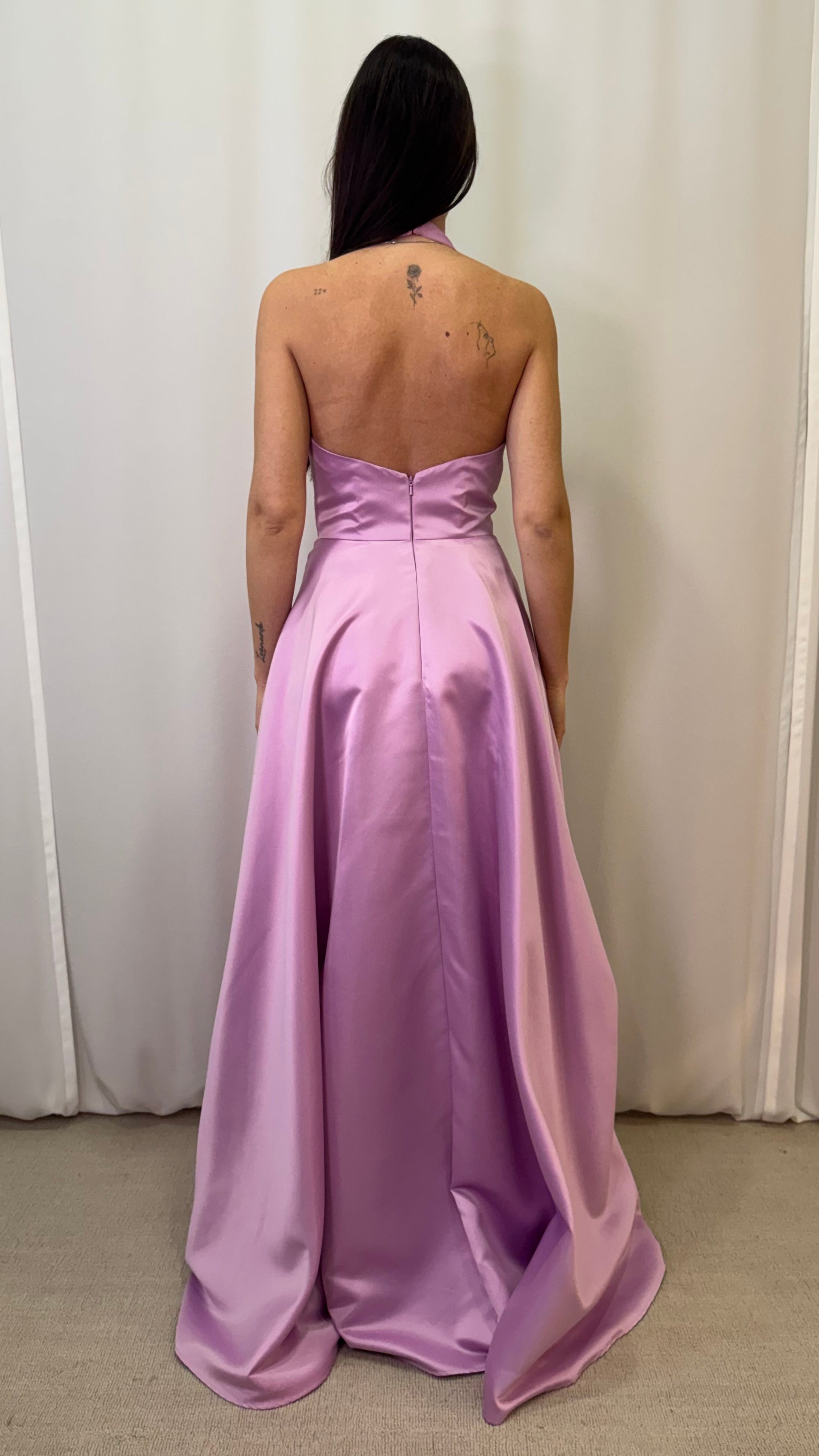 ABITO RASO SCOLLO AMERICANO