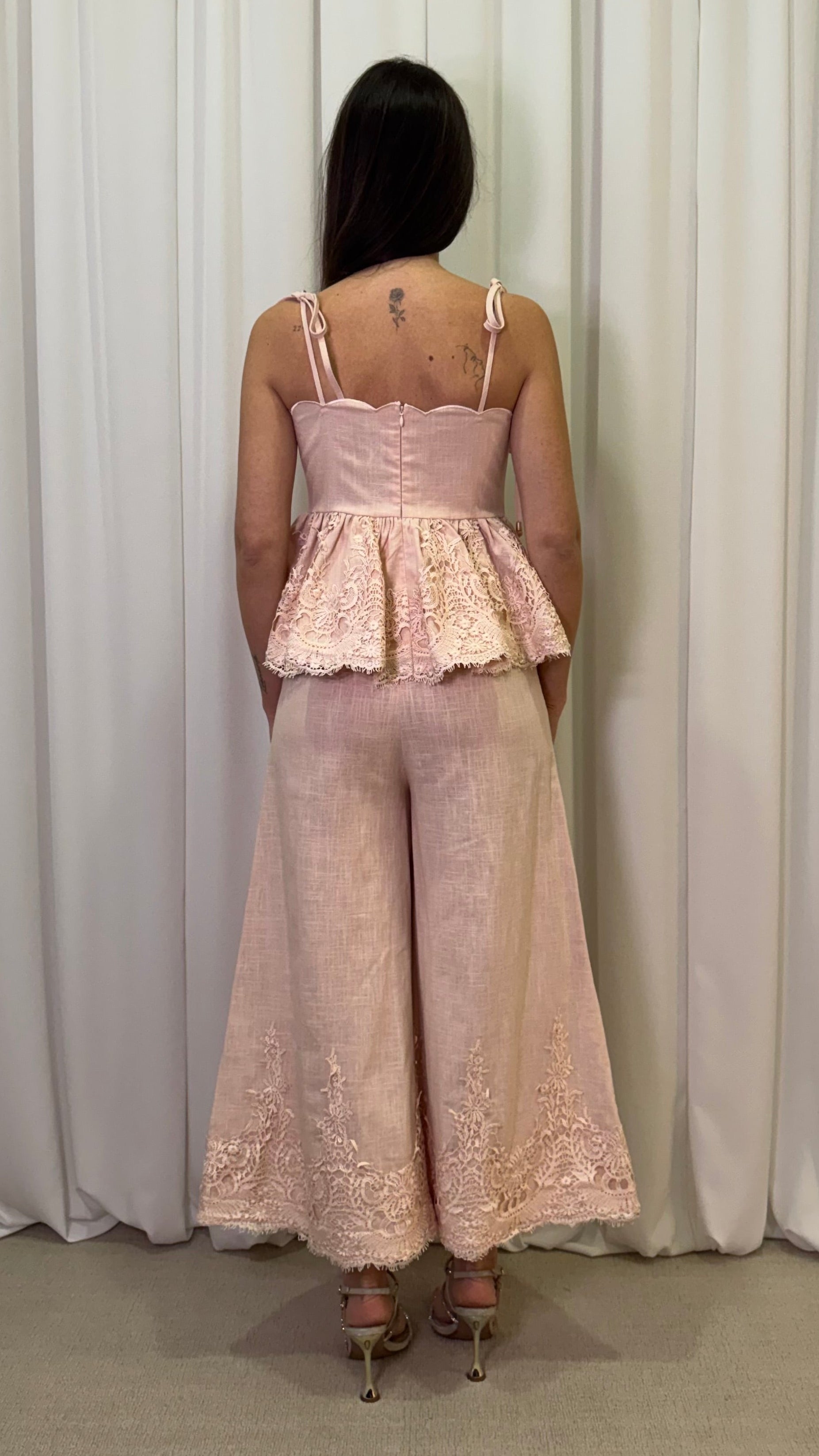 PANTALONE AMPIO CON INSERTI IN PIZZO