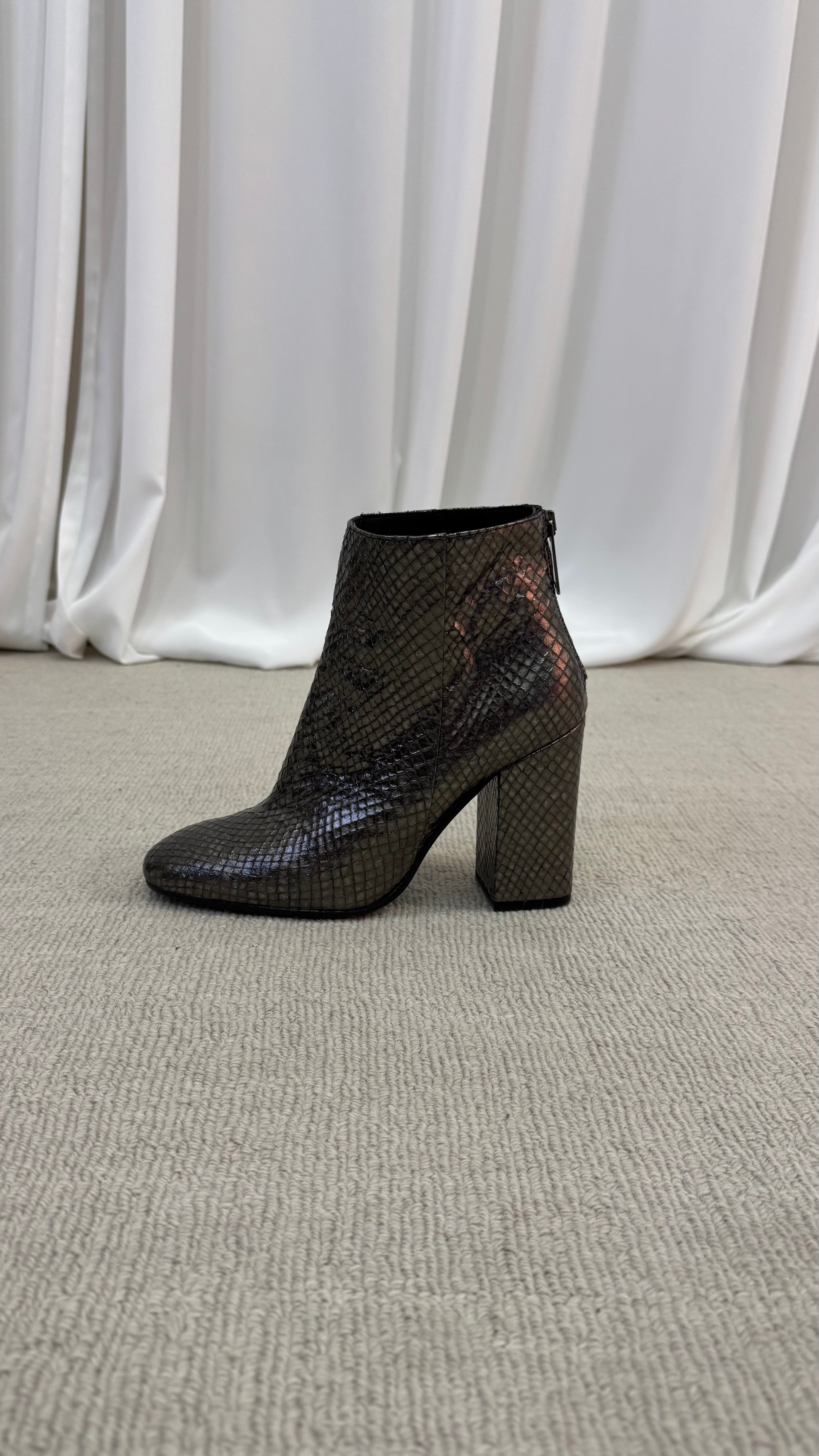 STILETTO IN PELLE EFFETTO PITONE