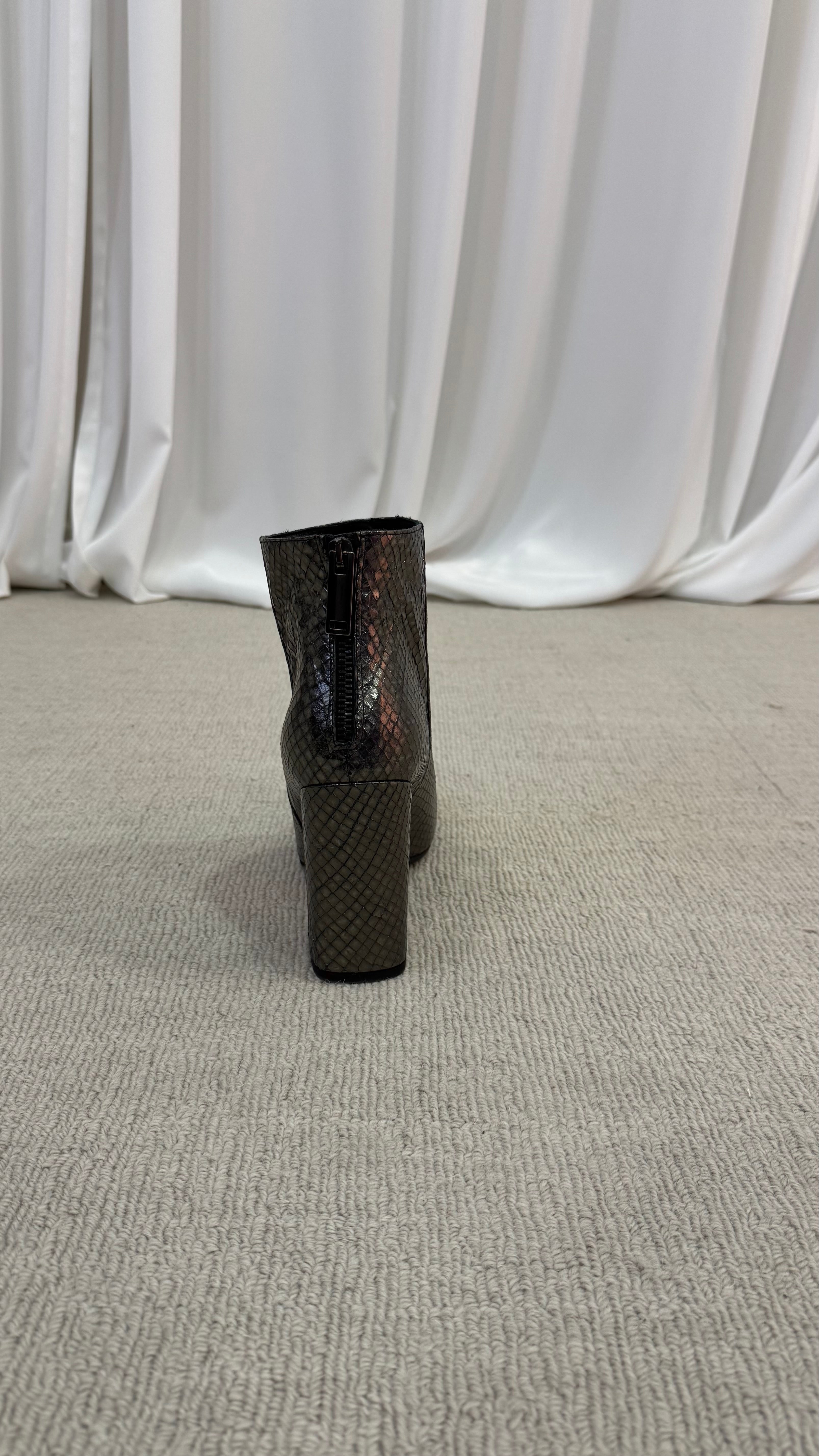 STILETTO IN PELLE EFFETTO PITONE