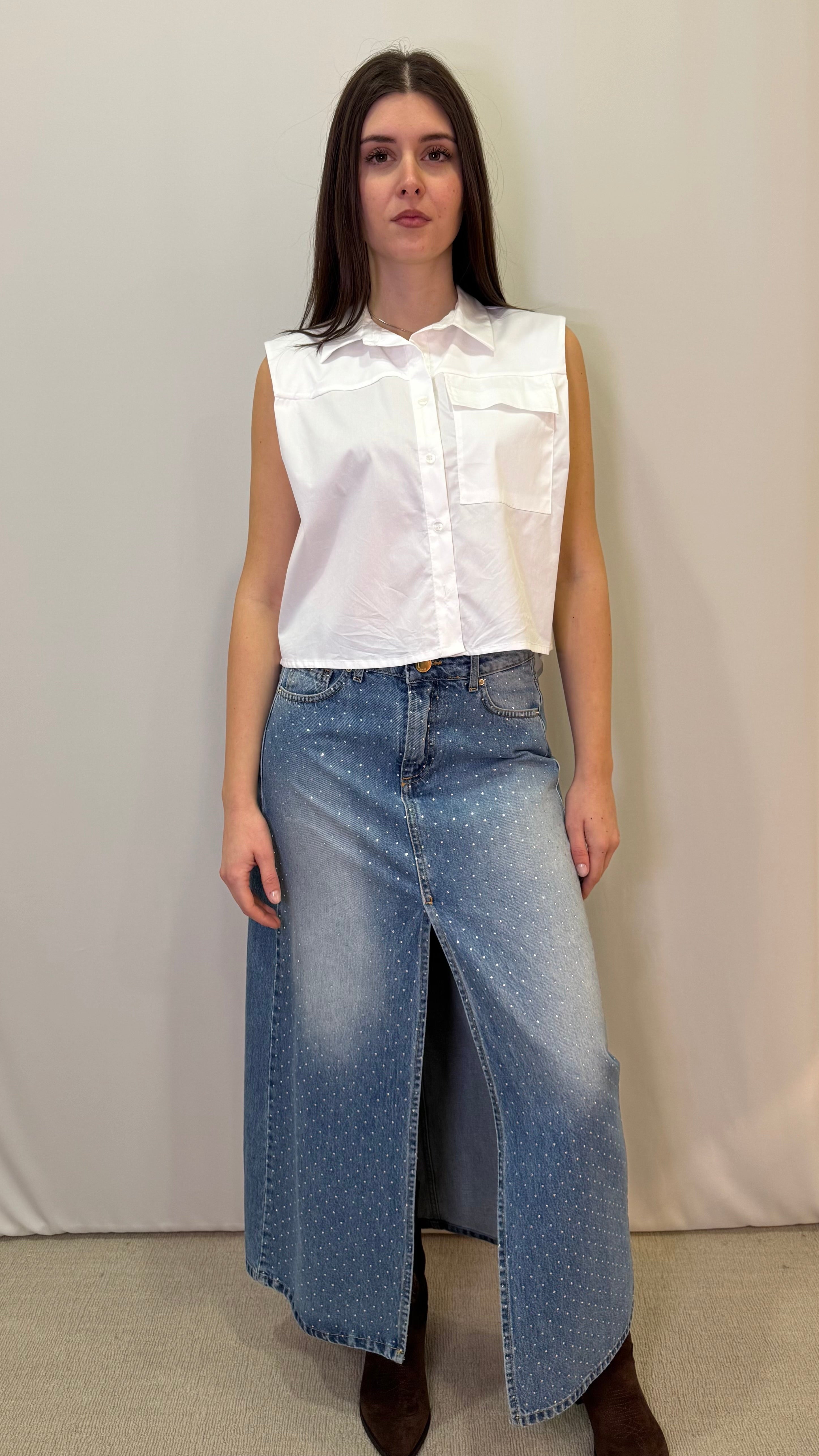DENIM SKIRT WITH FRONT SPLIT AND RHINESTONE 