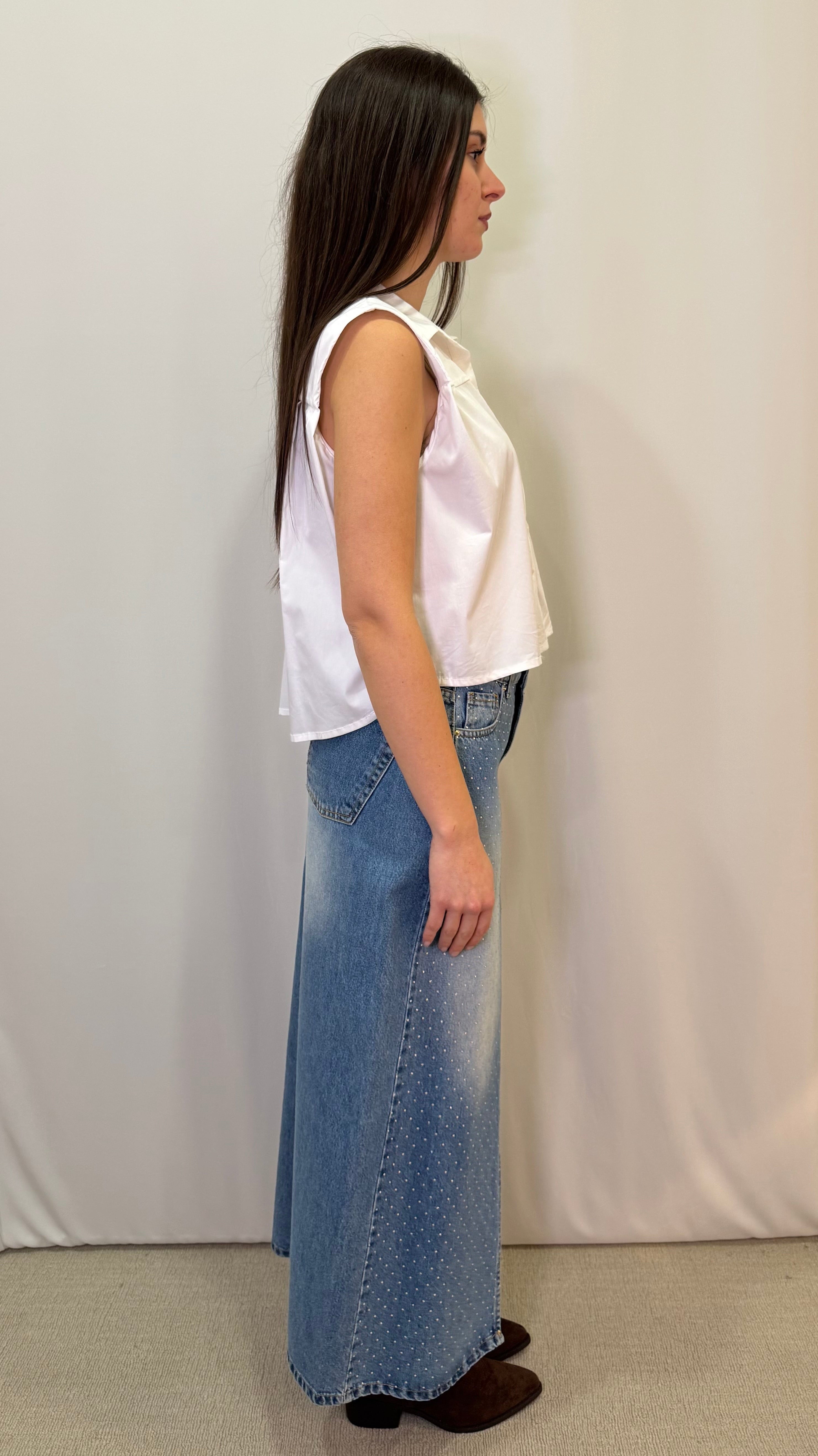 DENIM SKIRT WITH FRONT SPLIT AND RHINESTONE 