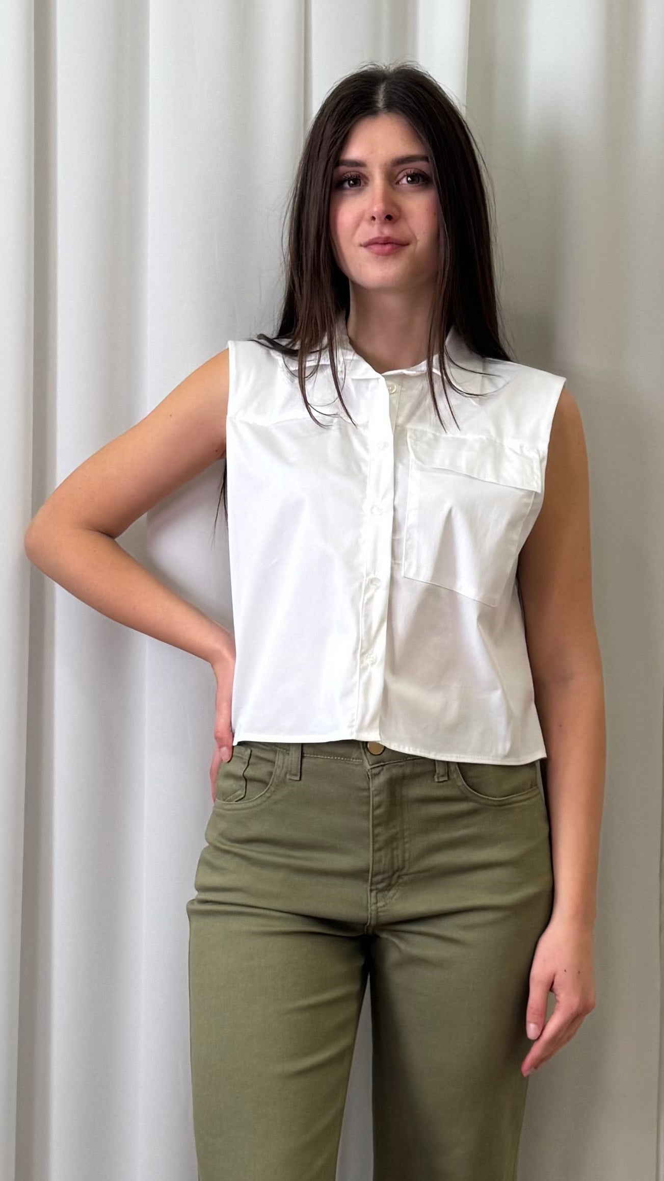 SLEEVELESS SHIRT