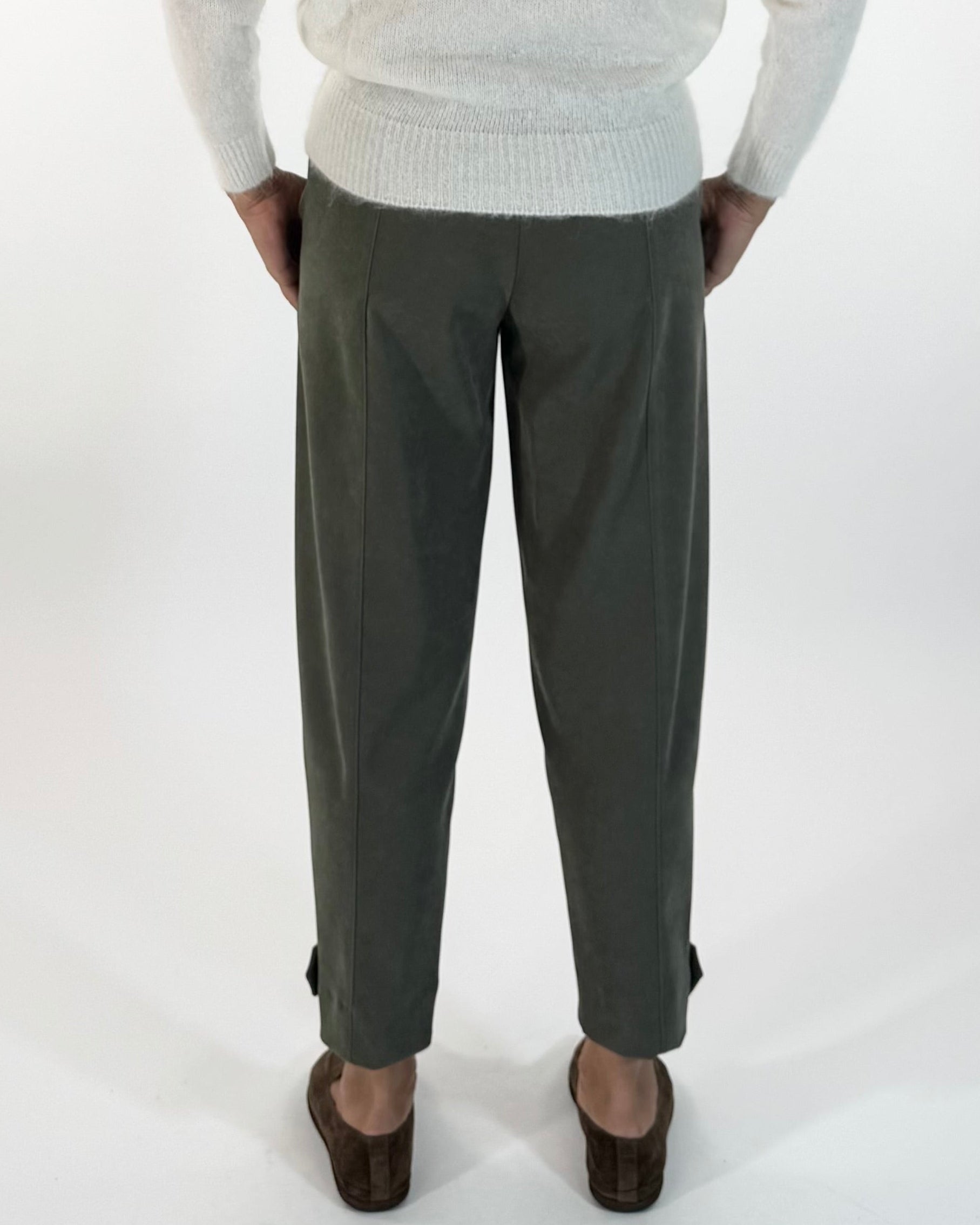 PANTALONE CON BOTTONCINI