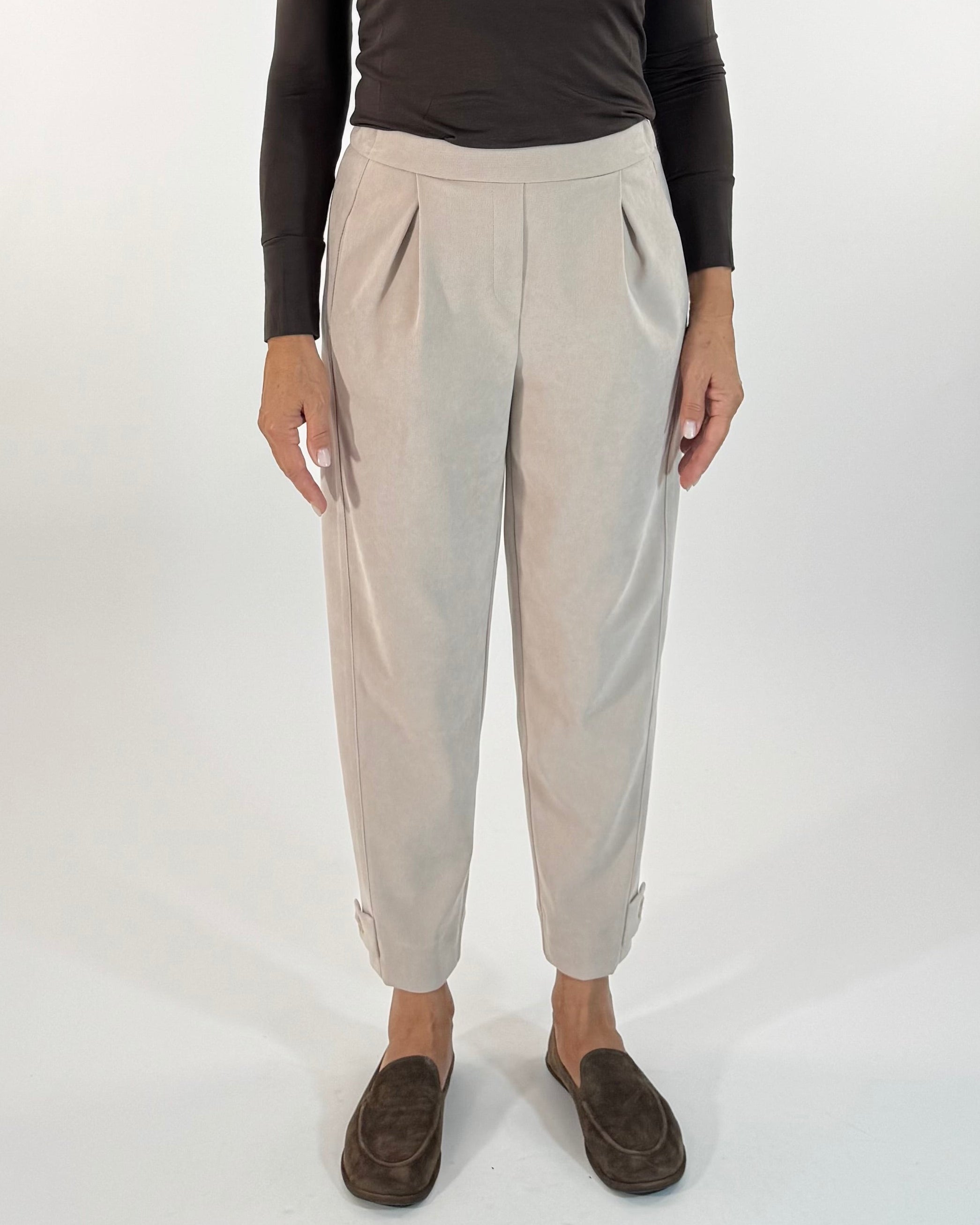 PANTALONE CON BOTTONCINI