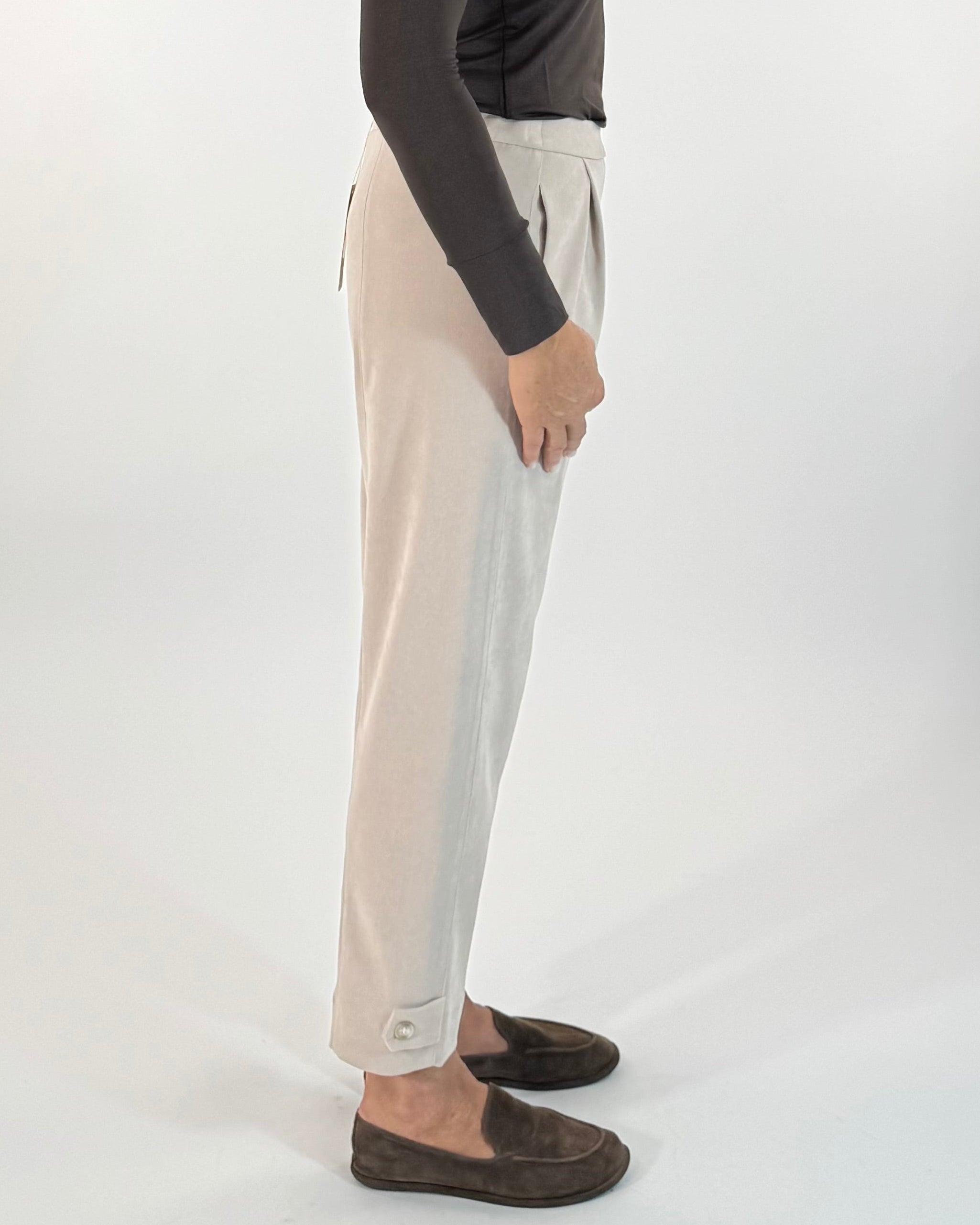 PANTALONE CON BOTTONCINI