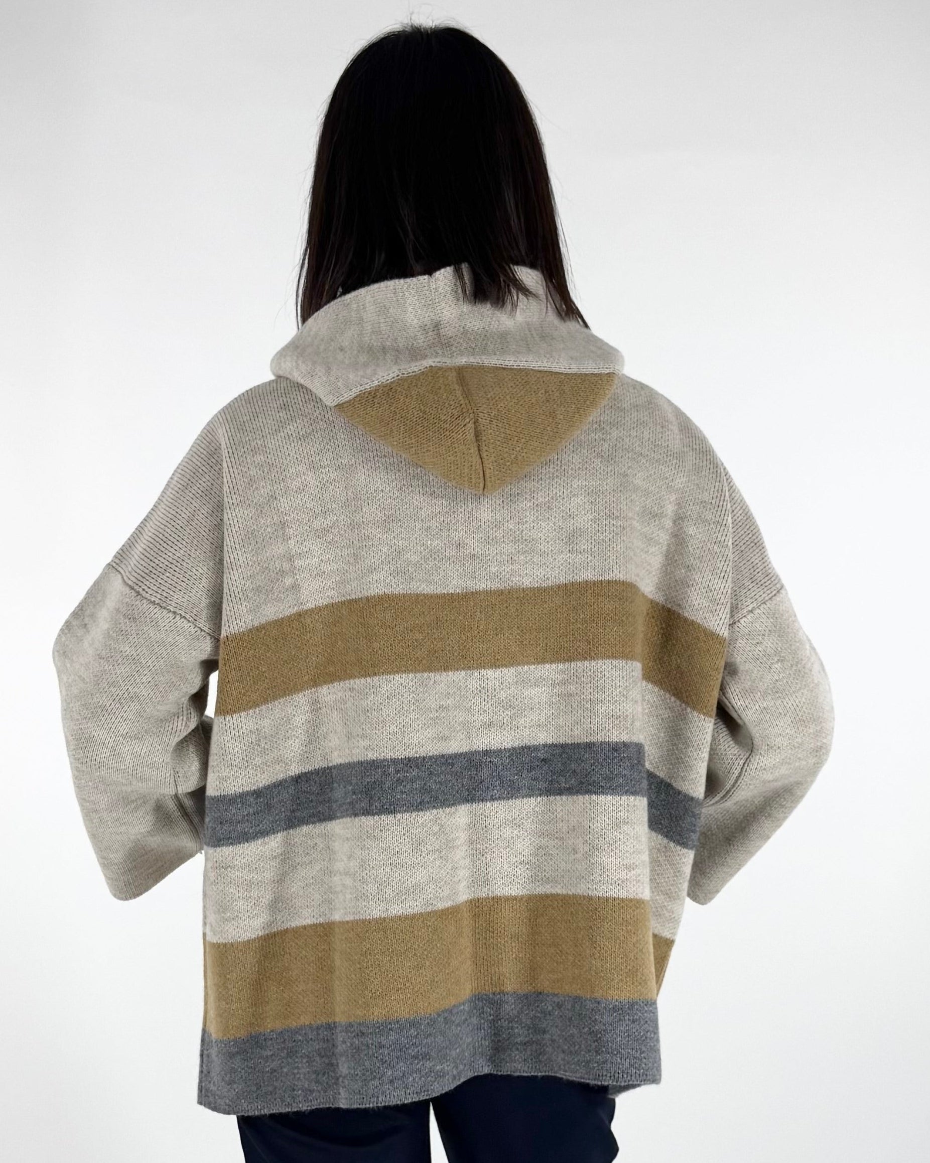 CAPPA MAGLIA CON CAPPUCCIO
