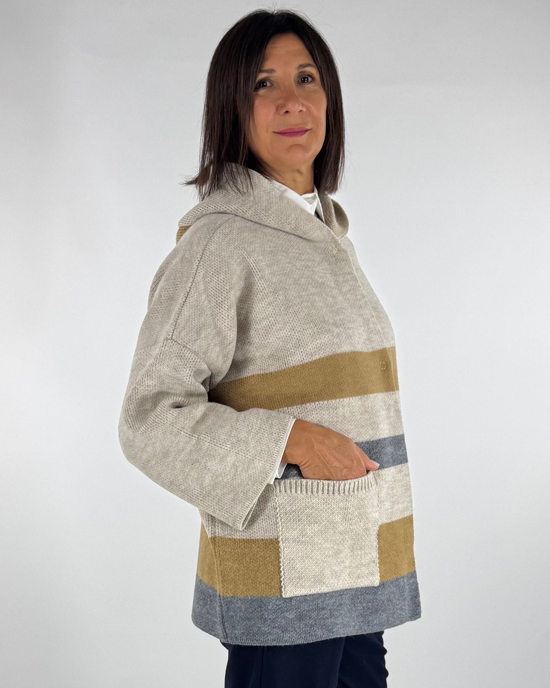 CAPPA MAGLIA CON CAPPUCCIO
