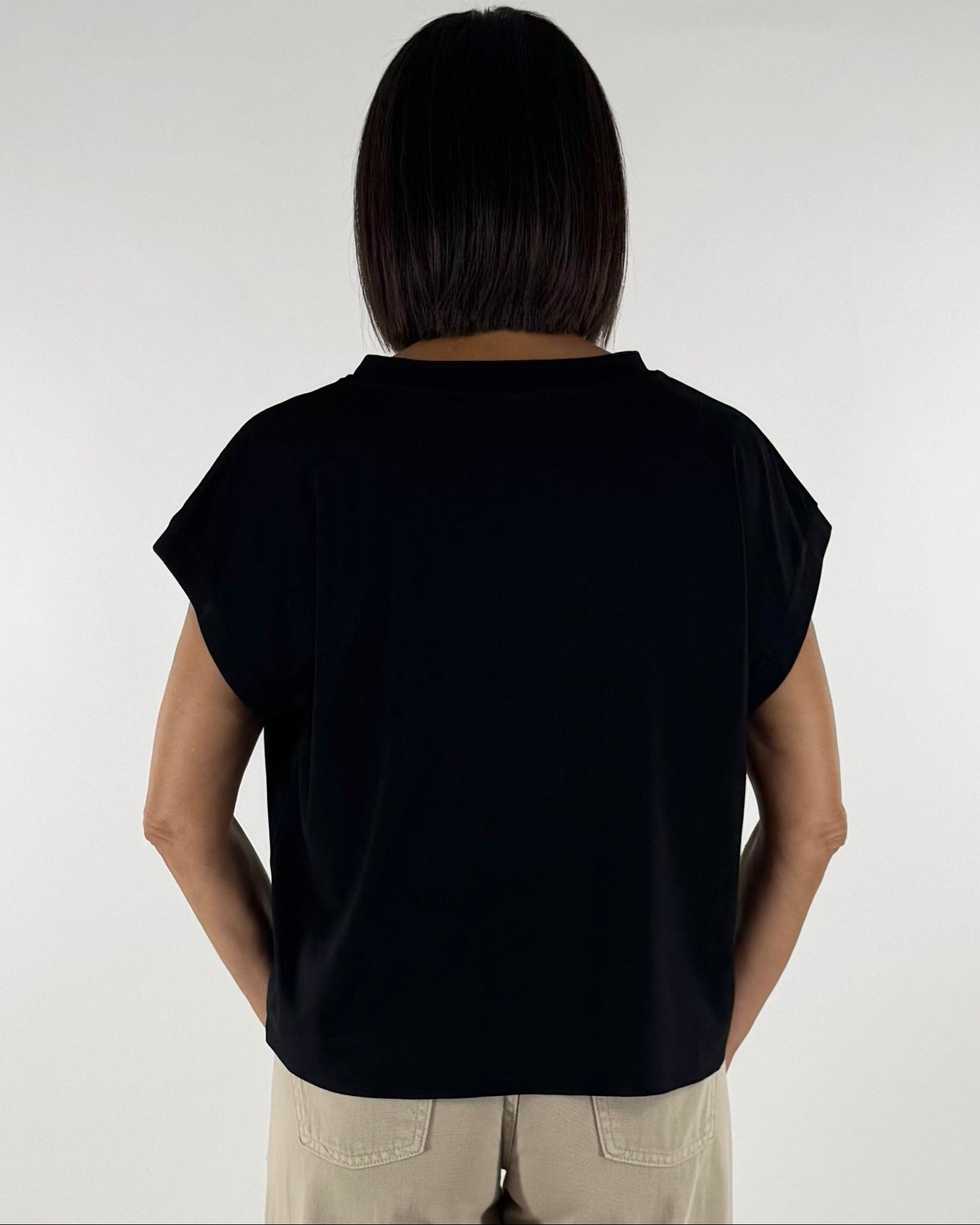 T-SHIRT MANICA SCESA