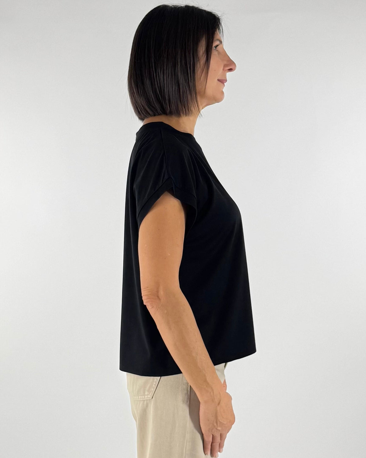 T-SHIRT MANICA SCESA