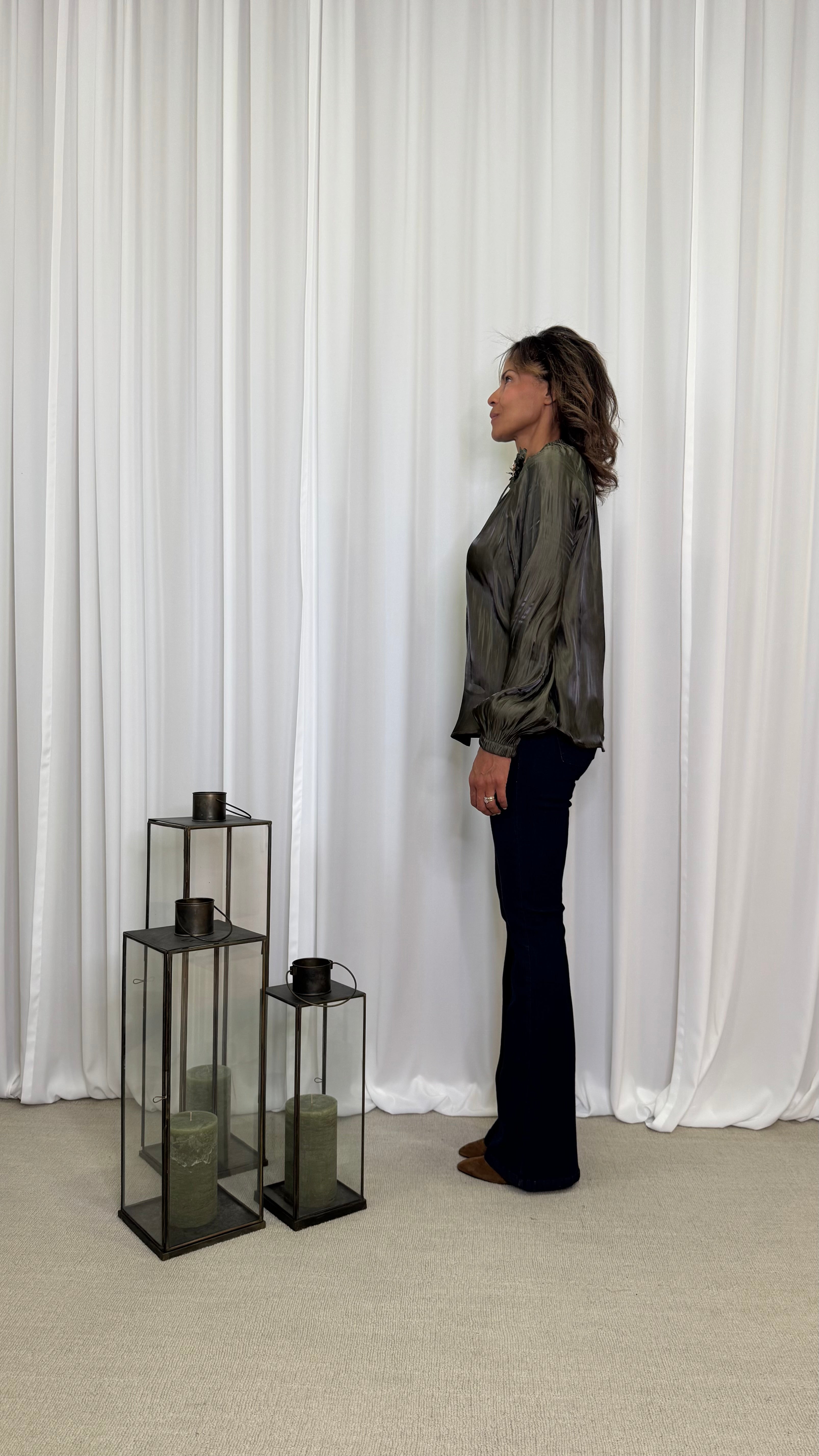 BLUSA CON COLLO FLOREALE ARRICCIATO