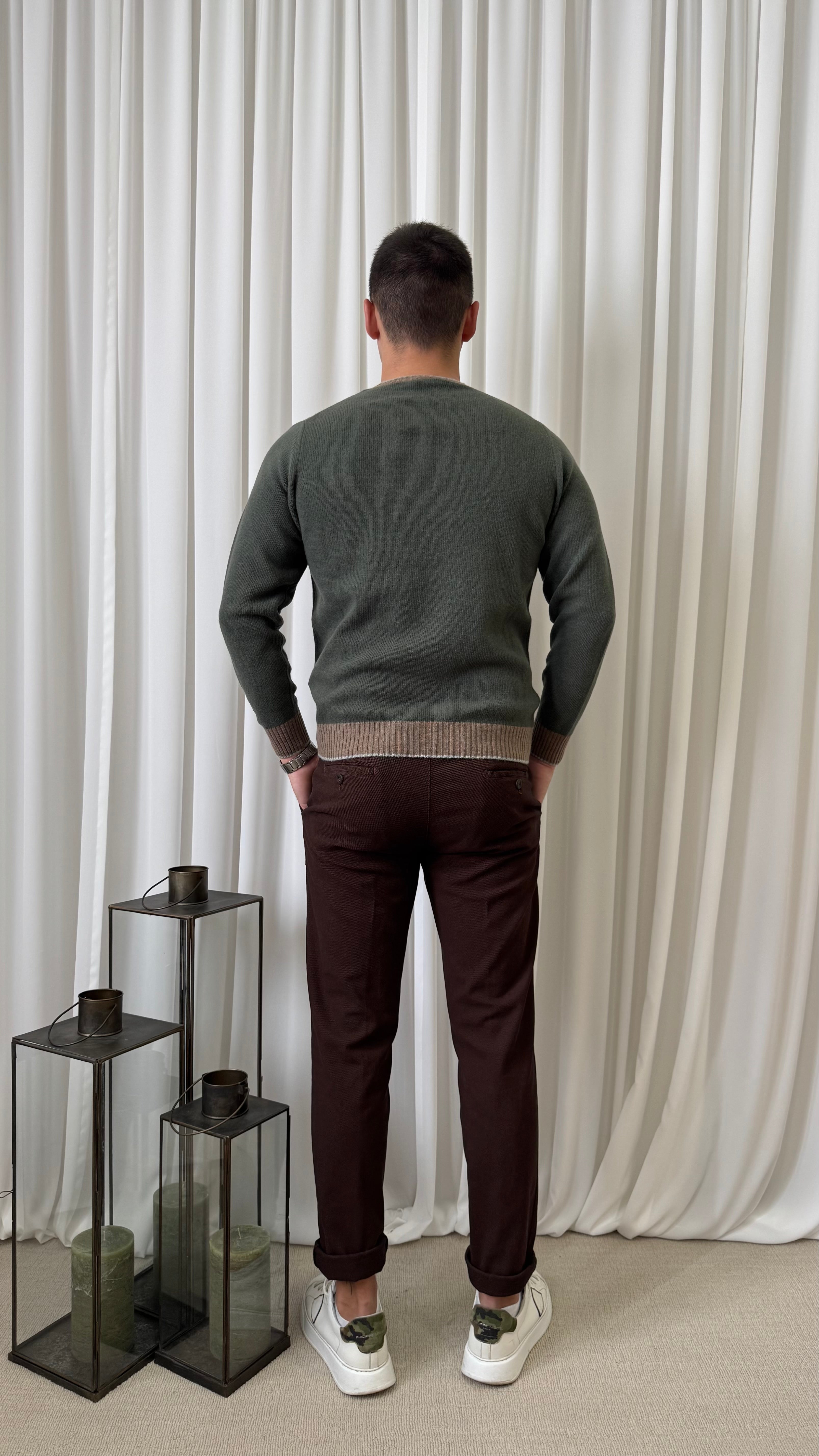 MAGLIA COLLO E BASE IN CONTRASTO