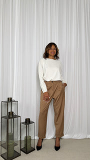 PANTALONE CON PINCES