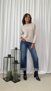 ROUND NECK SWEATER WITH SIDE SEWING DETAIL