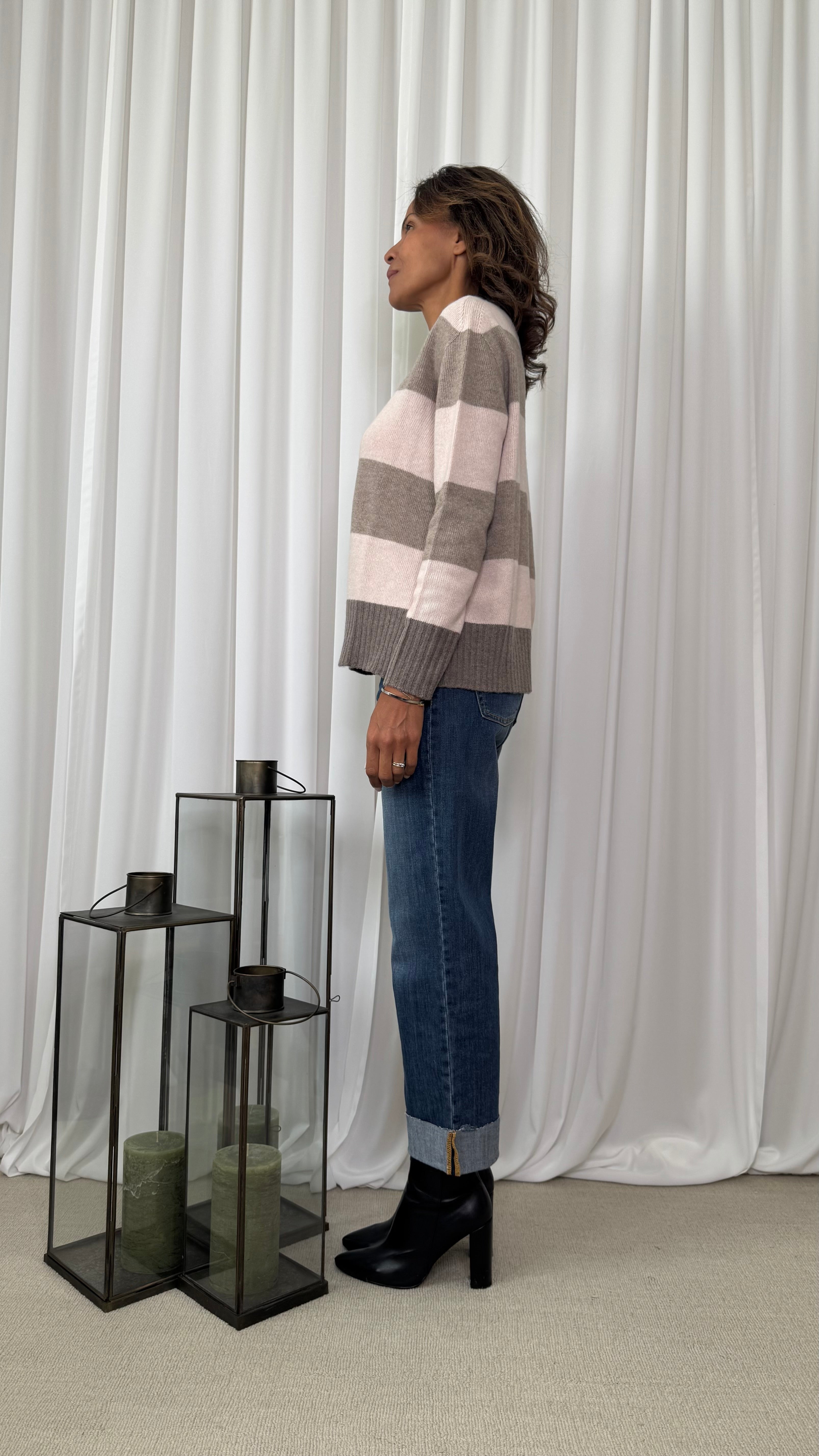 STRIPED CREW NECK SWEATER