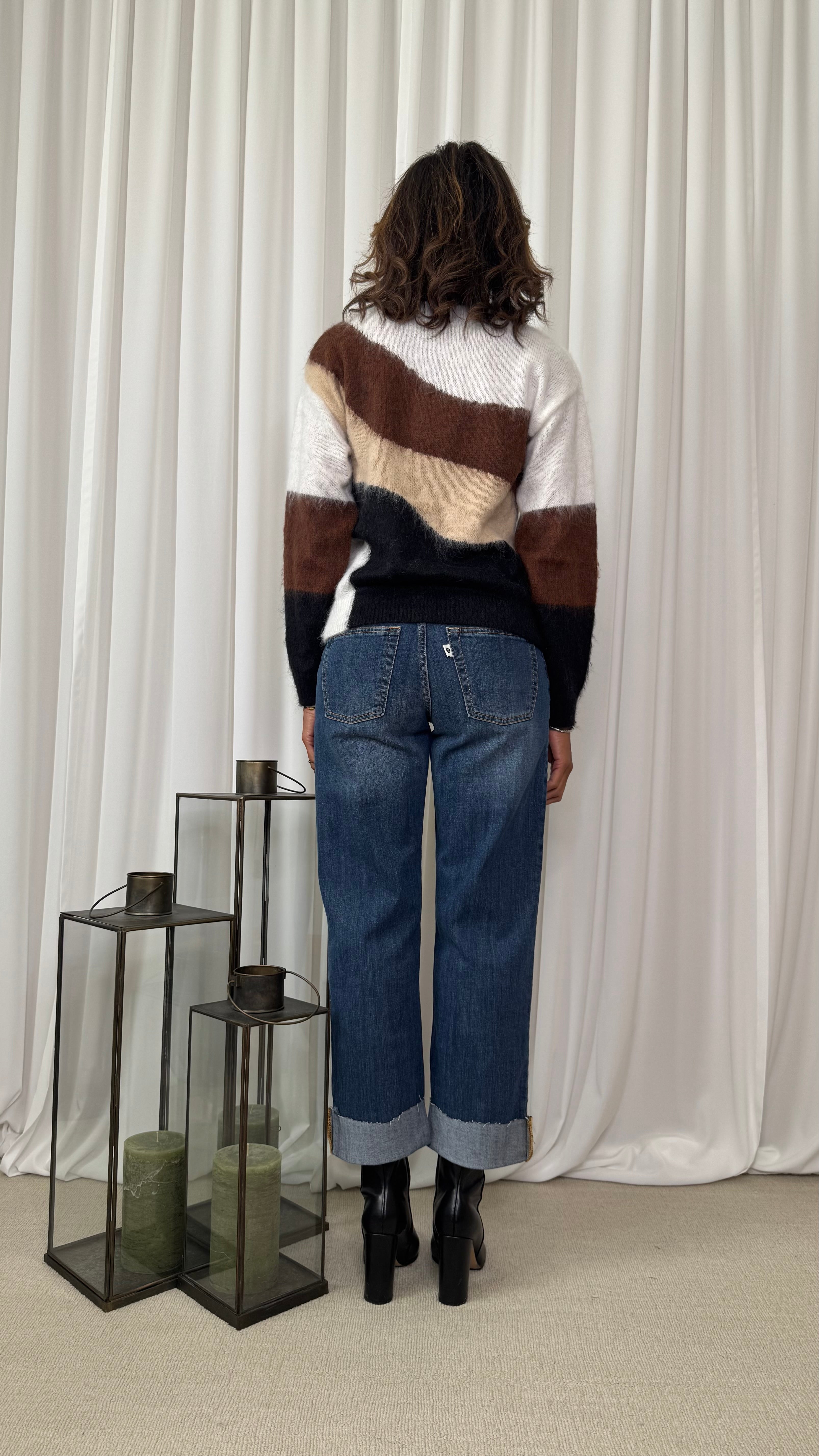 SWEATER WITH WAVE PATTERN