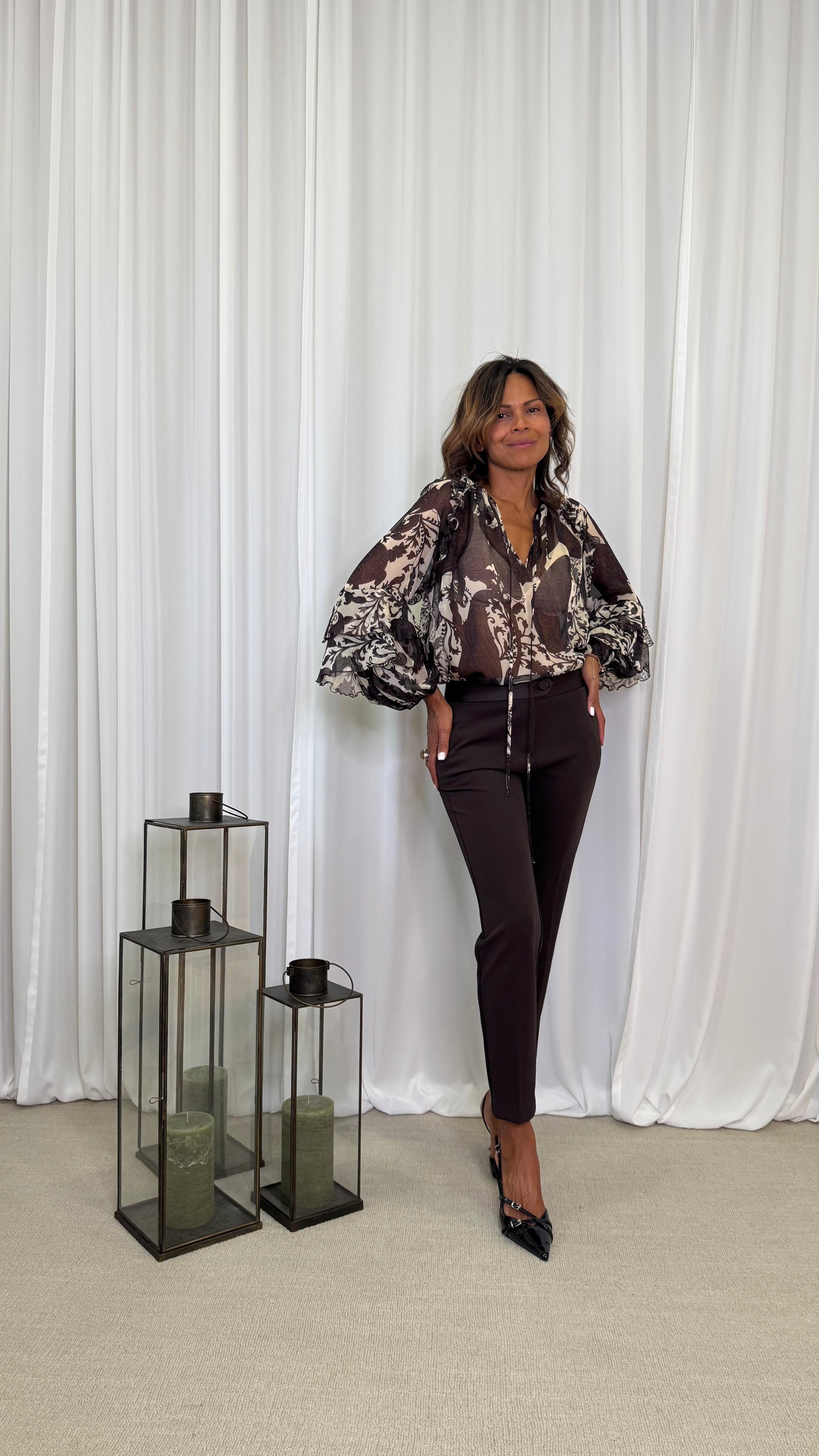 PANTALONE SIGARETTA CON FINITURE IN RASO