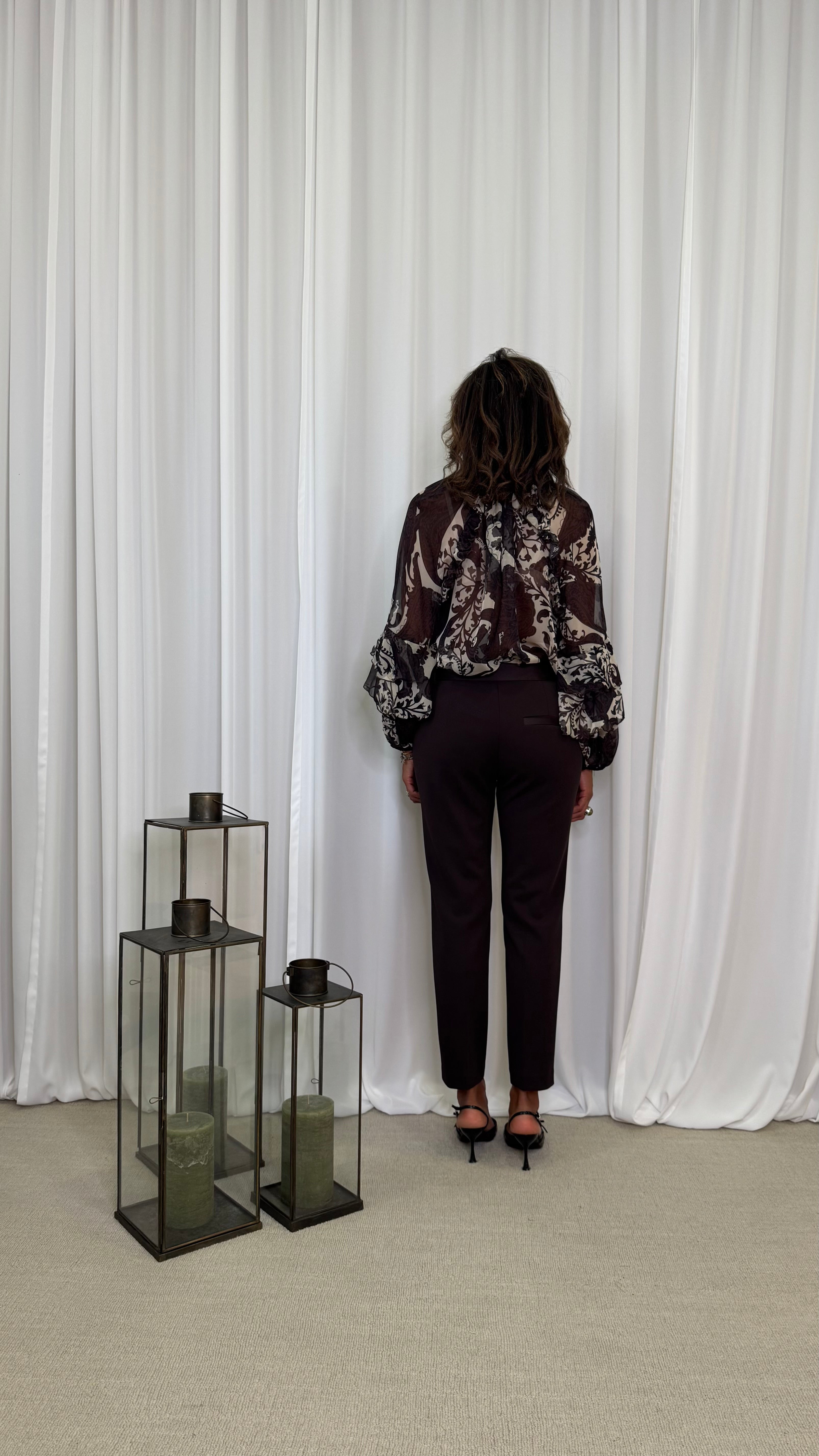 PANTALONE SIGARETTA CON FINITURE IN RASO