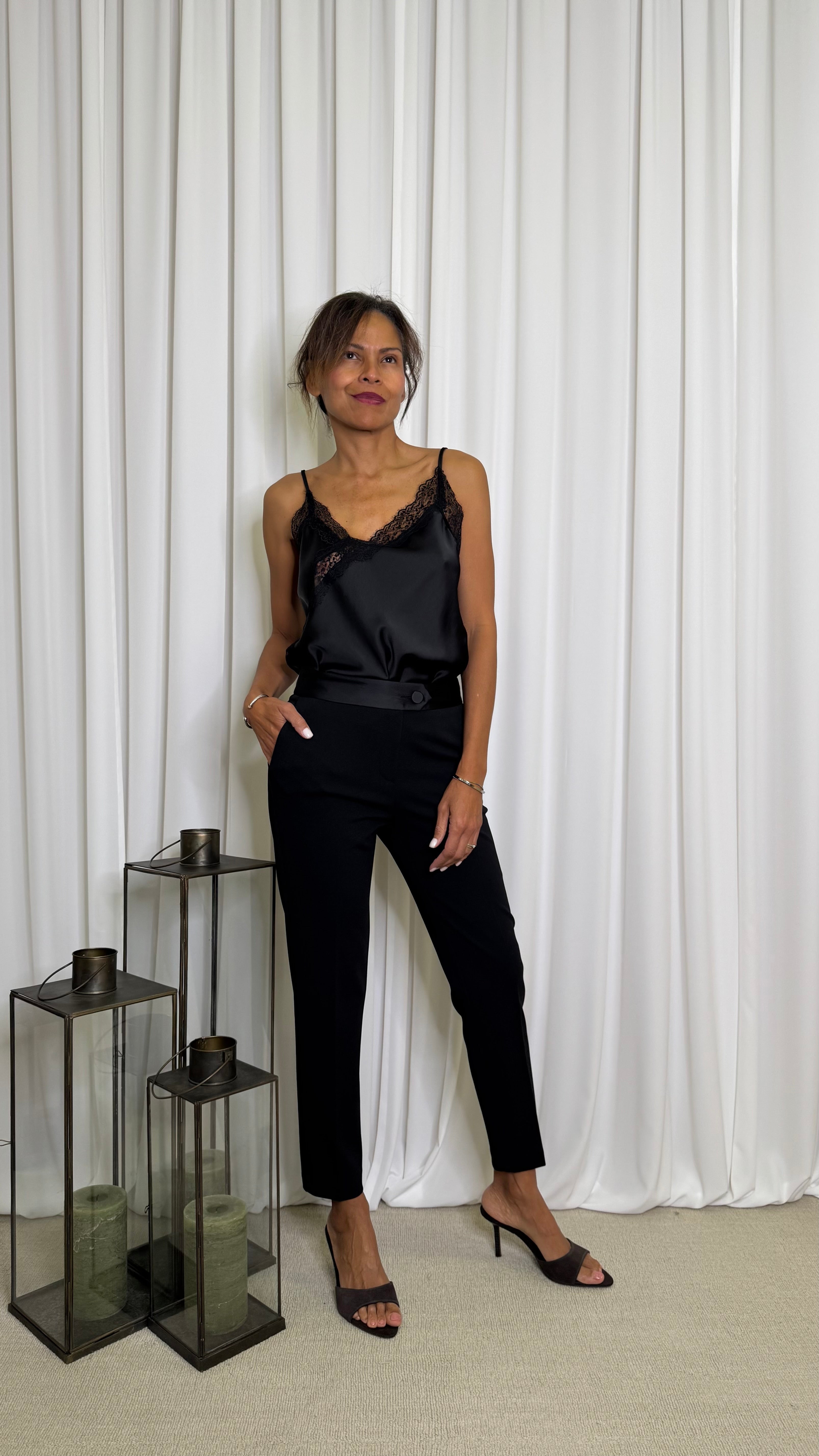 PANTALONE SIGARETTA CON FINITURE IN RASO