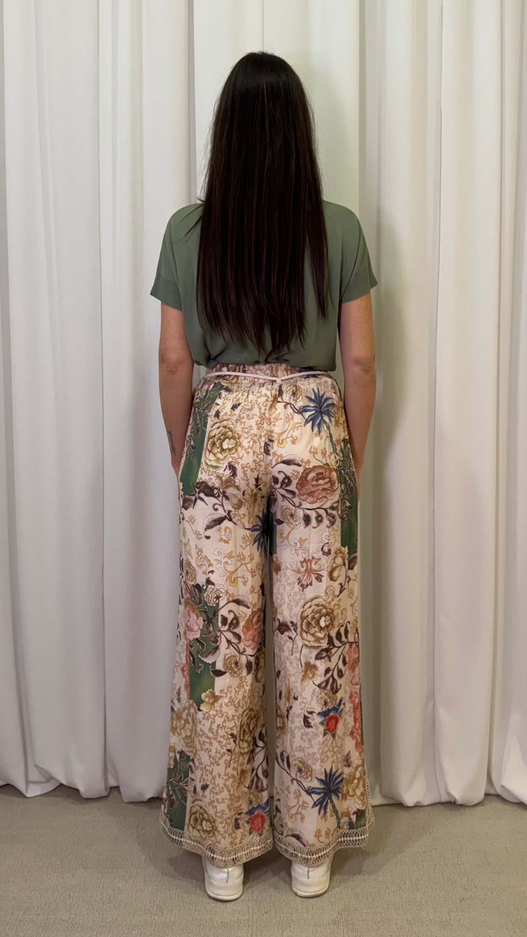 PANTALONE AMPIO CON STAMPA FLOREALE