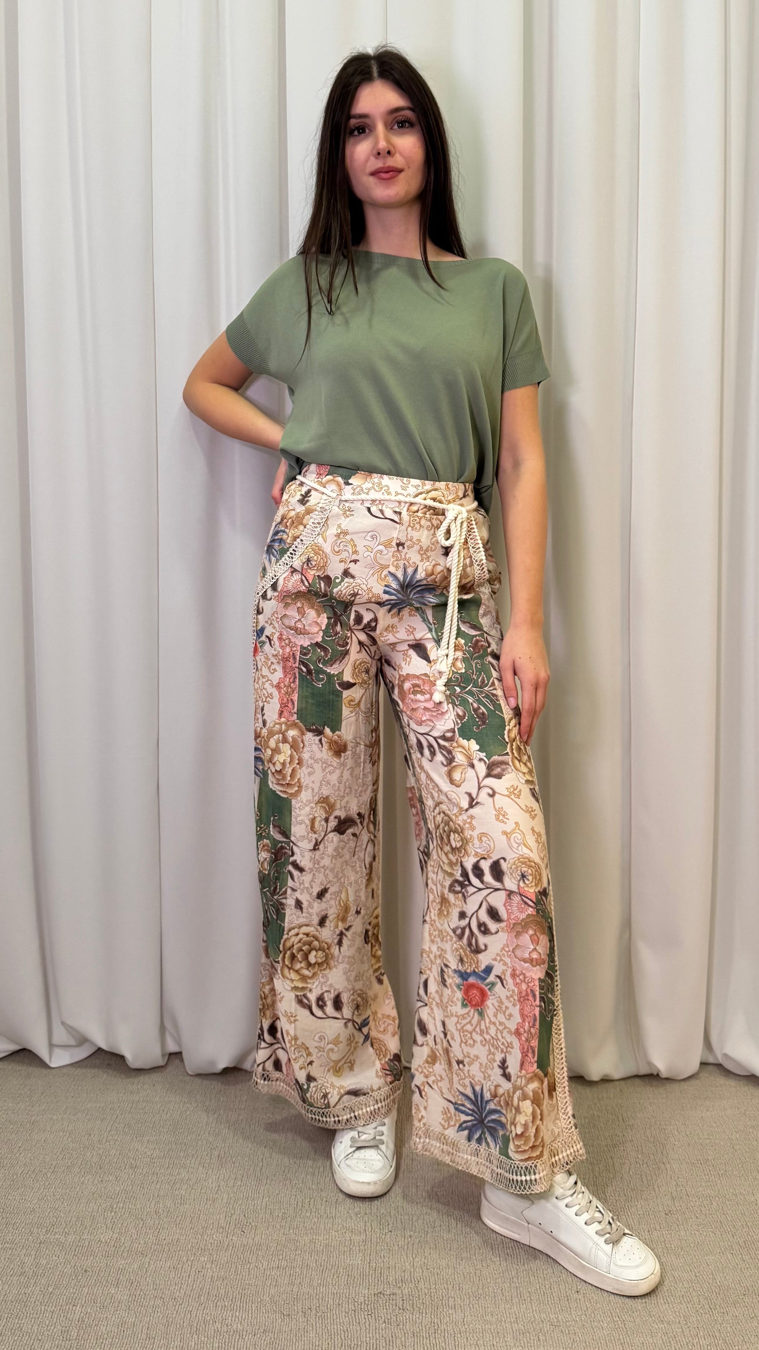 PANTALONE AMPIO CON STAMPA FLOREALE
