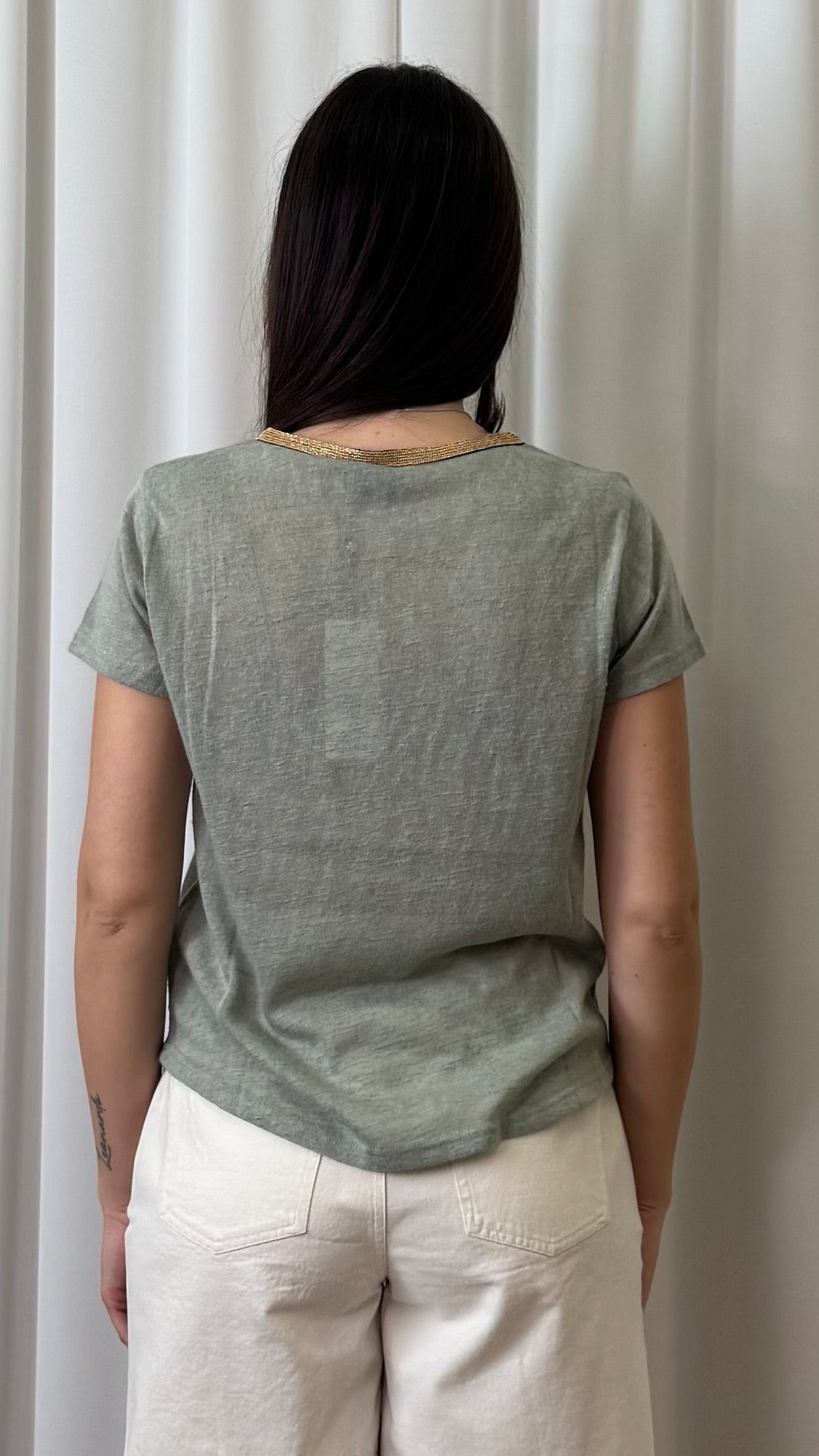 T-SHIRT CON PROFILO LUMINOSO