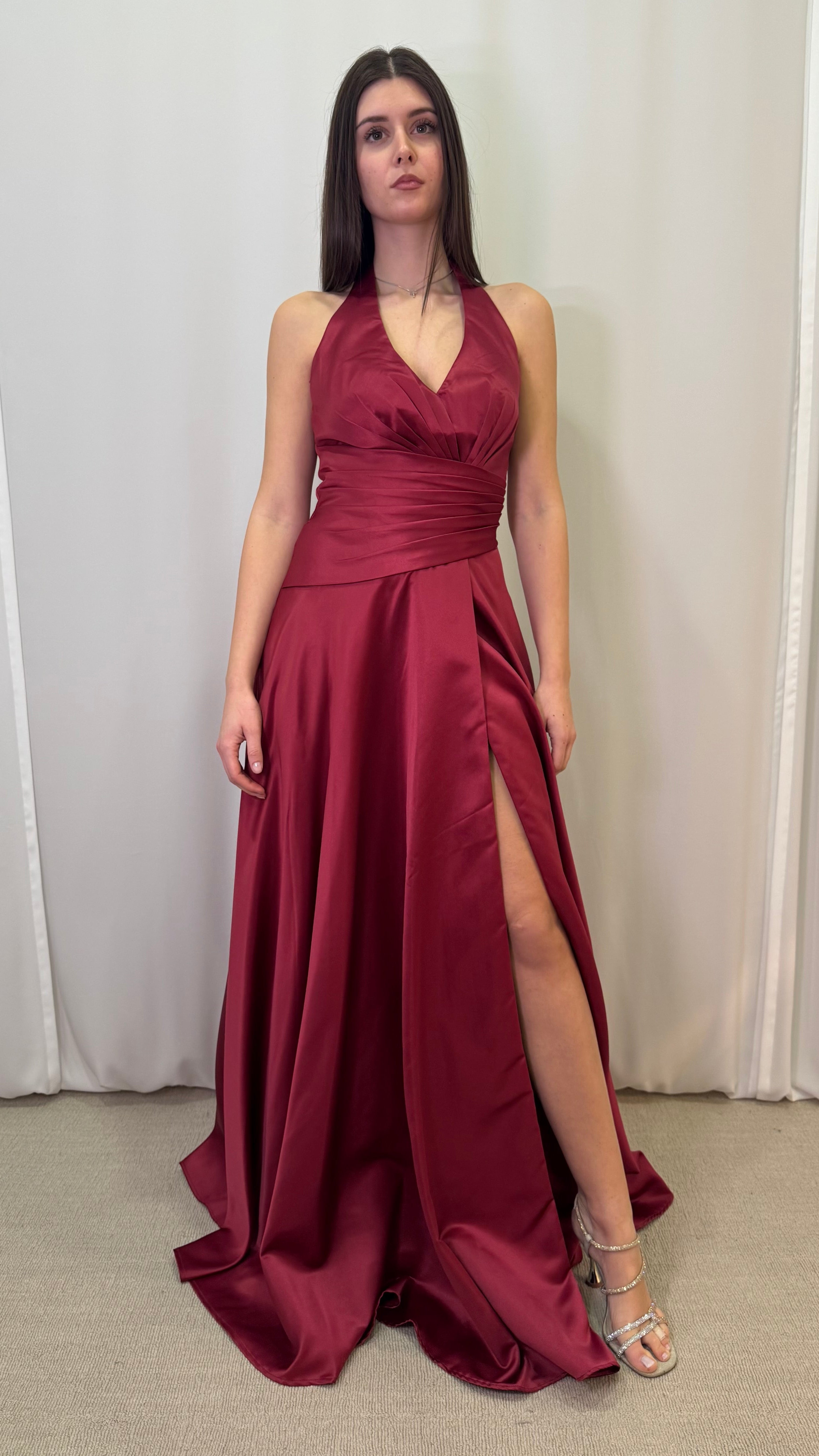 ABITO RASO SCOLLO AMERICANO