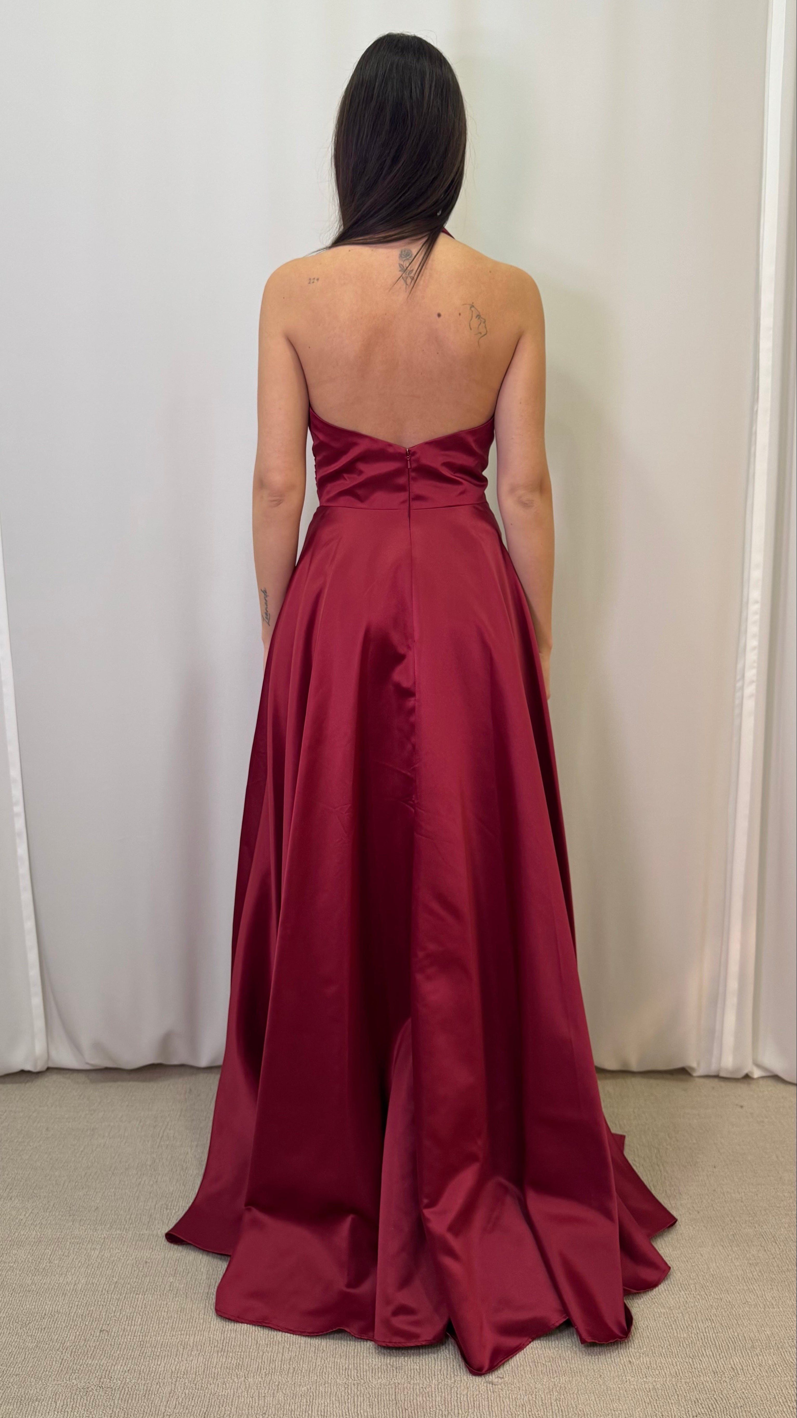 ABITO RASO SCOLLO AMERICANO