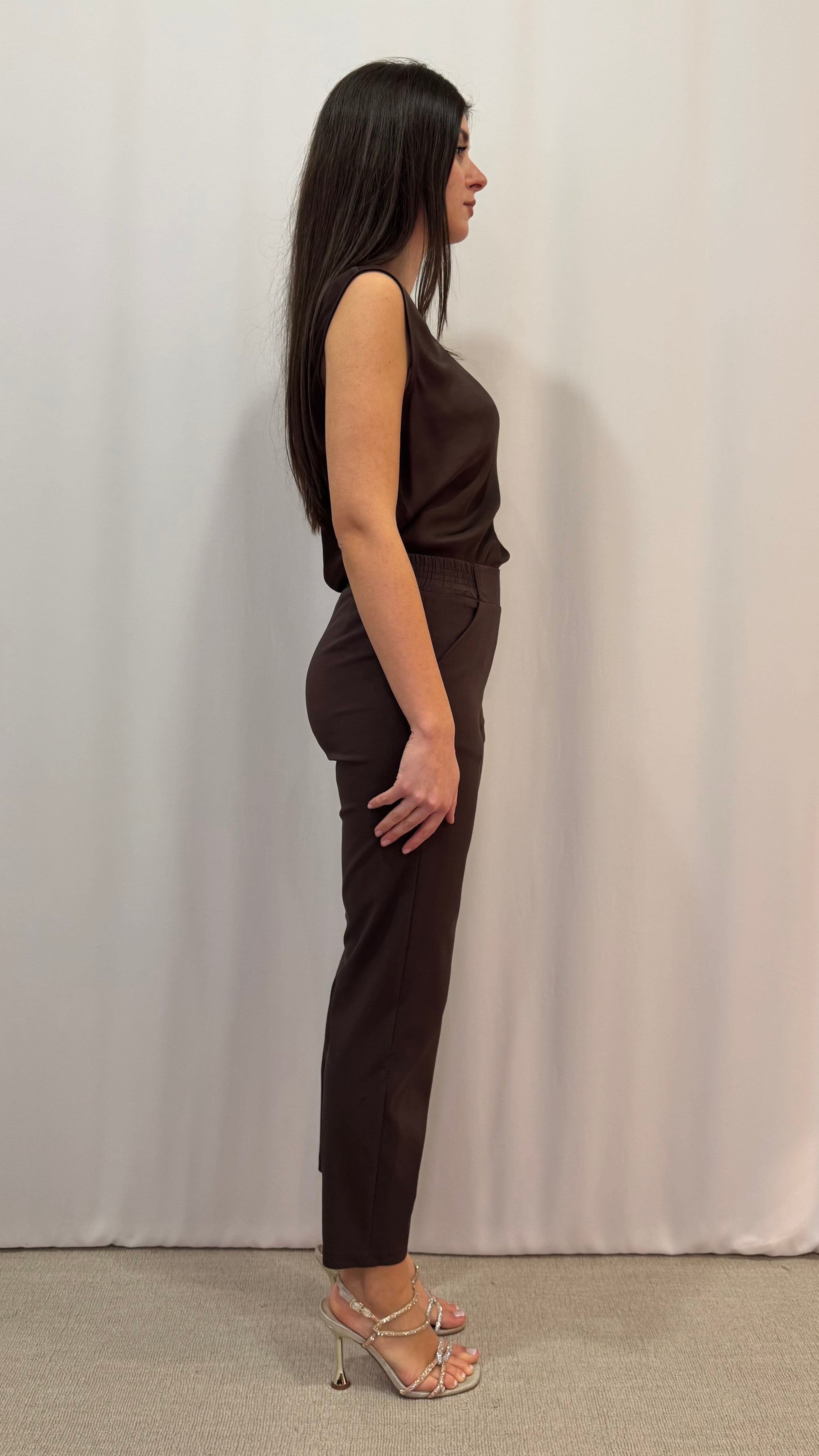 PANTALONE CON FONDO SAGOMATO