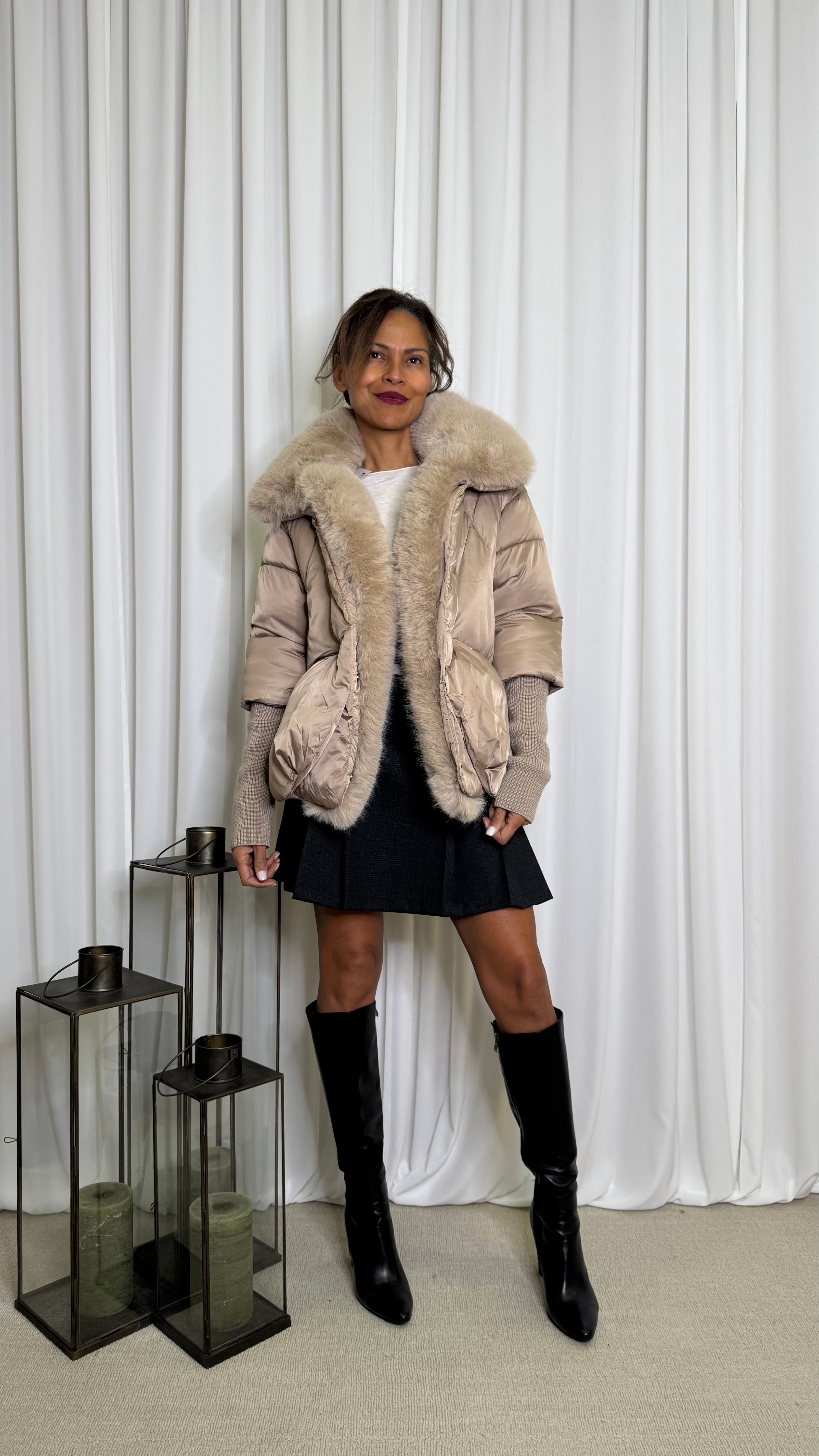 PIUMINO CON MANICOTTI LANA E COLLO ECOPELLICCIA REMOVIBILE