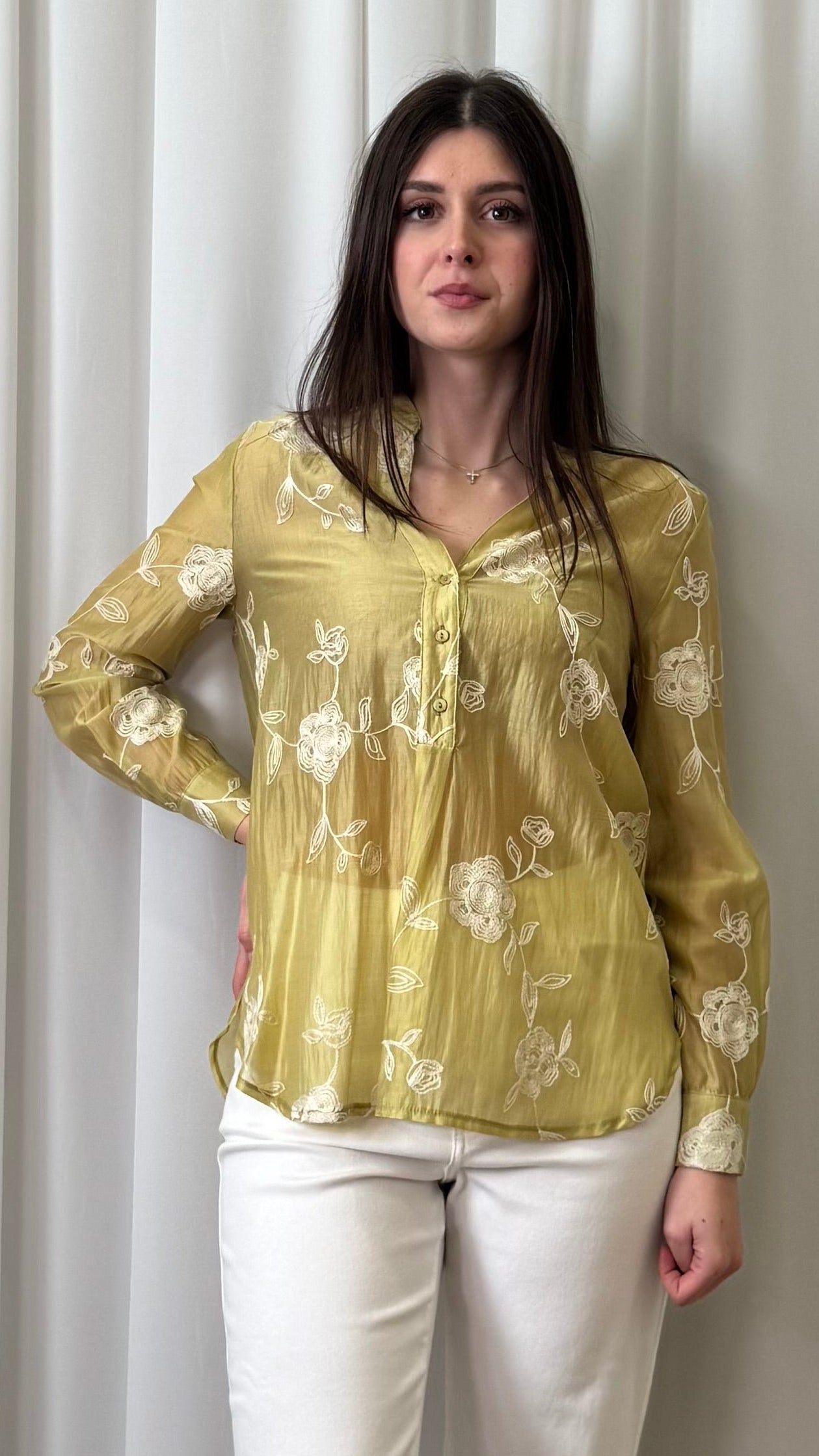 BLUSA COLLO COREANA IN VOILE RICAMATA