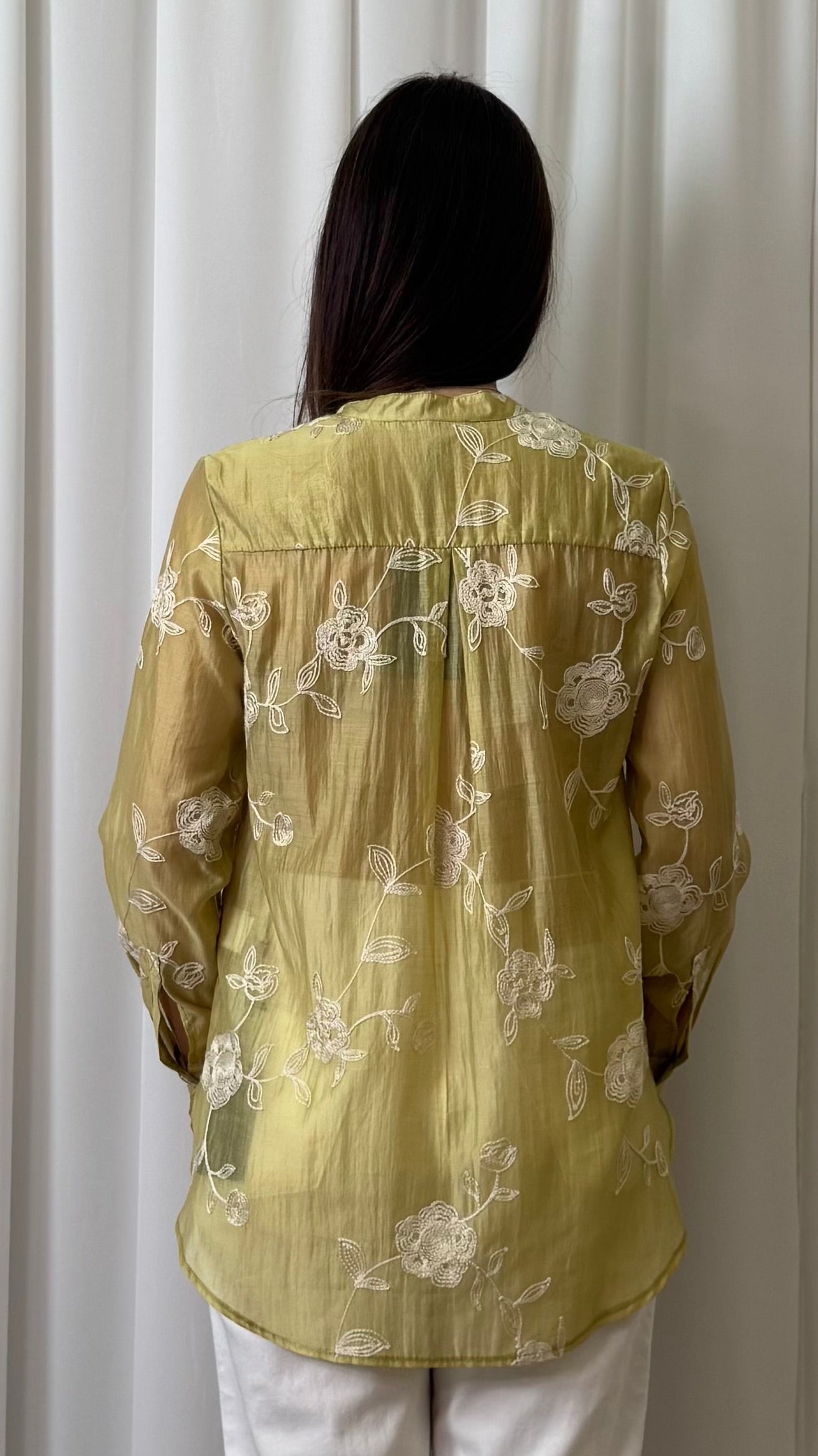 BLUSA COLLO COREANA IN VOILE RICAMATA
