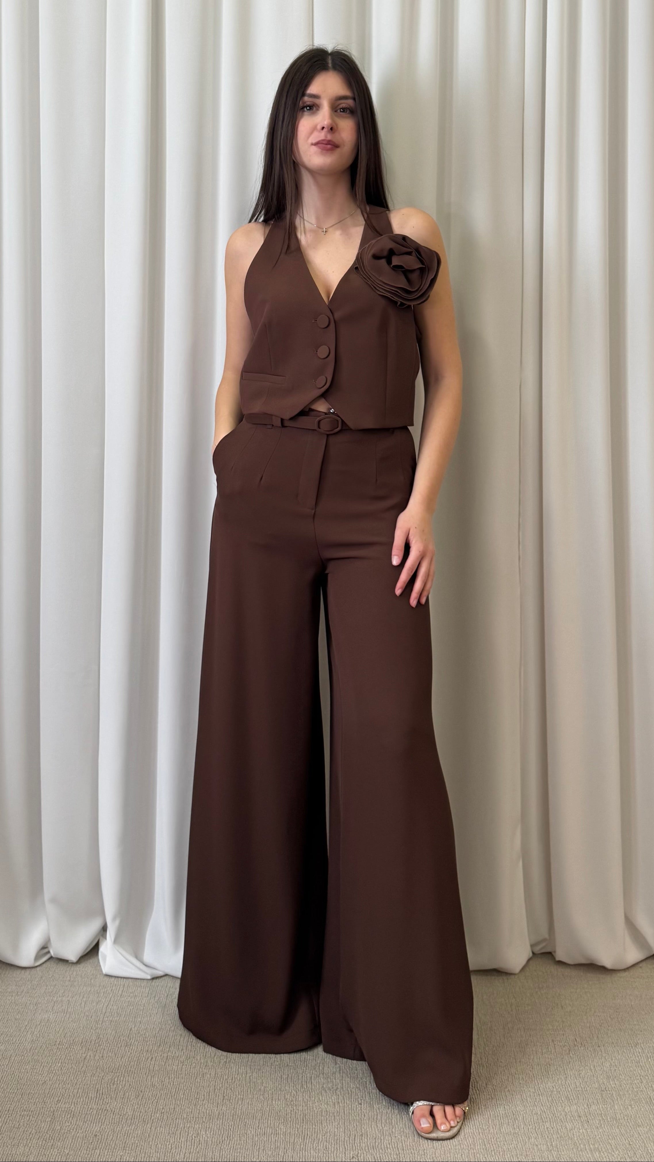 PANTALONE AMPIO CON PINCES