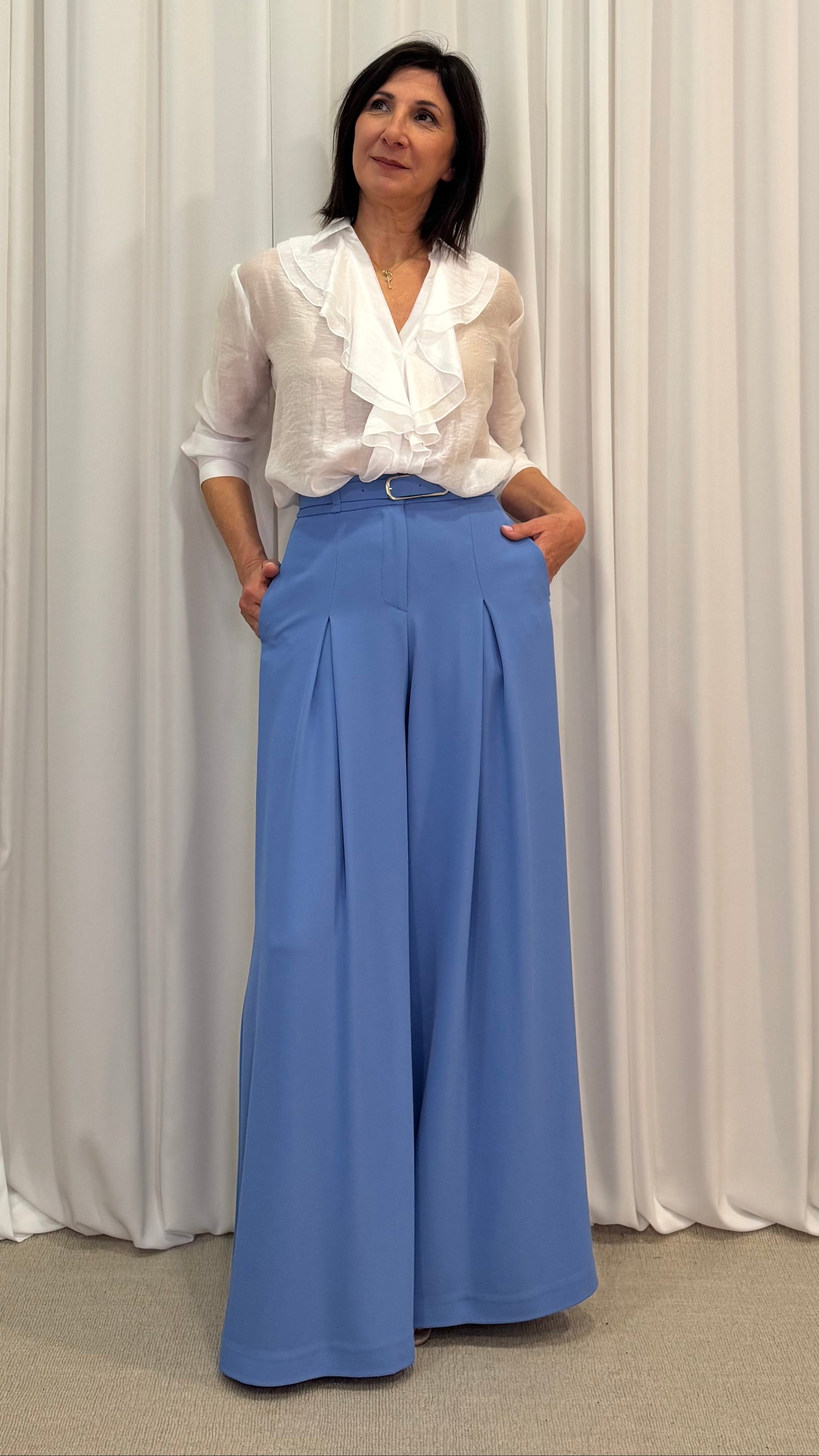 PANTALONE AMPIO CON PINCES