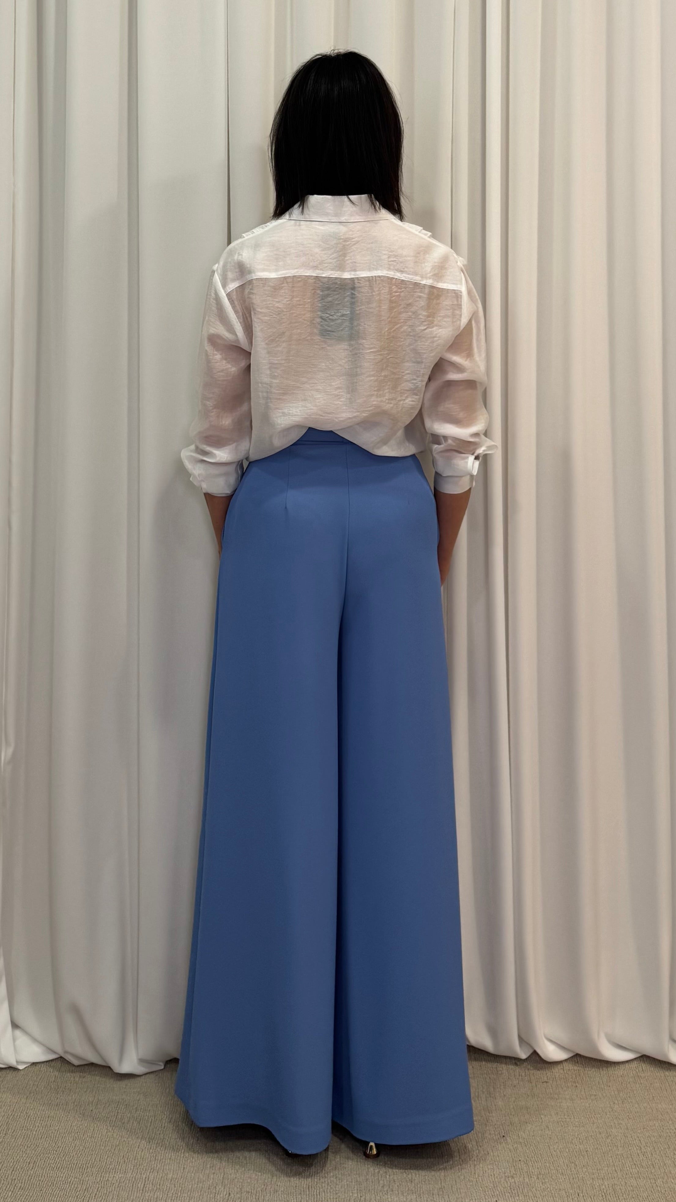 PANTALONE AMPIO CON PINCES
