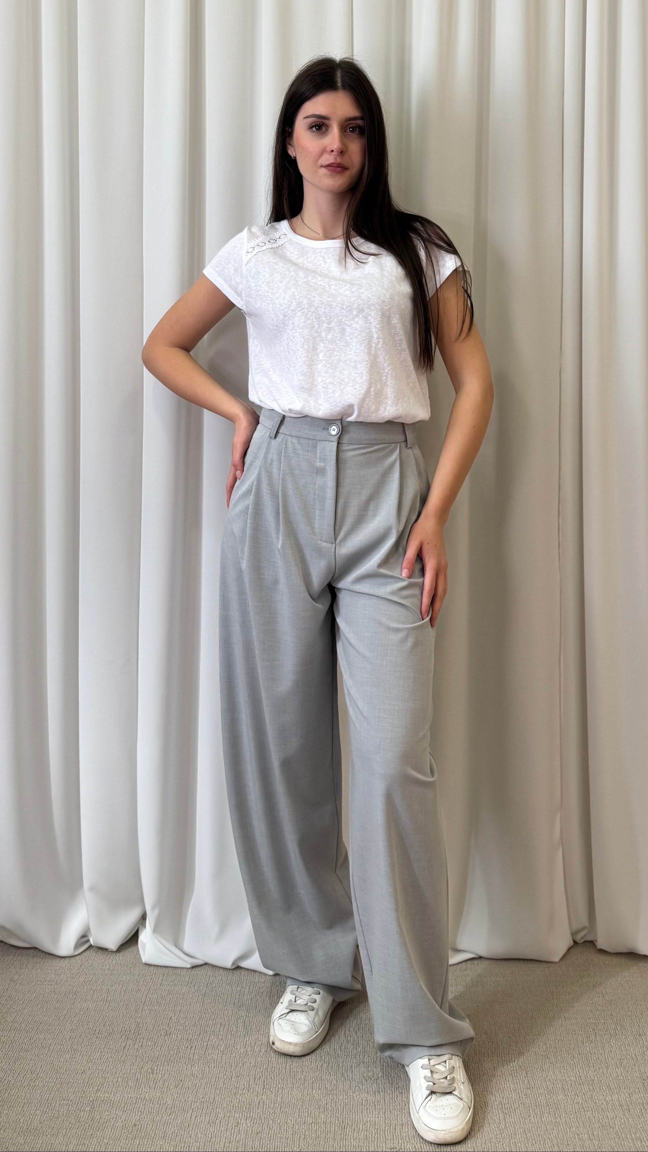 PANTALONE AMPIO CON PINCES