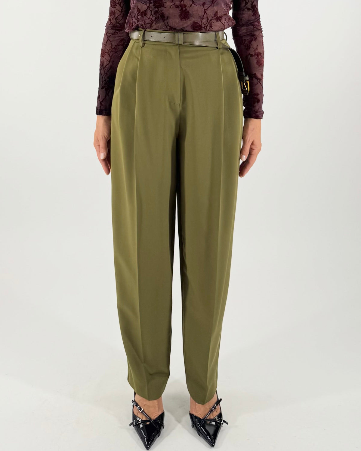 PANTALONE CON PINCES