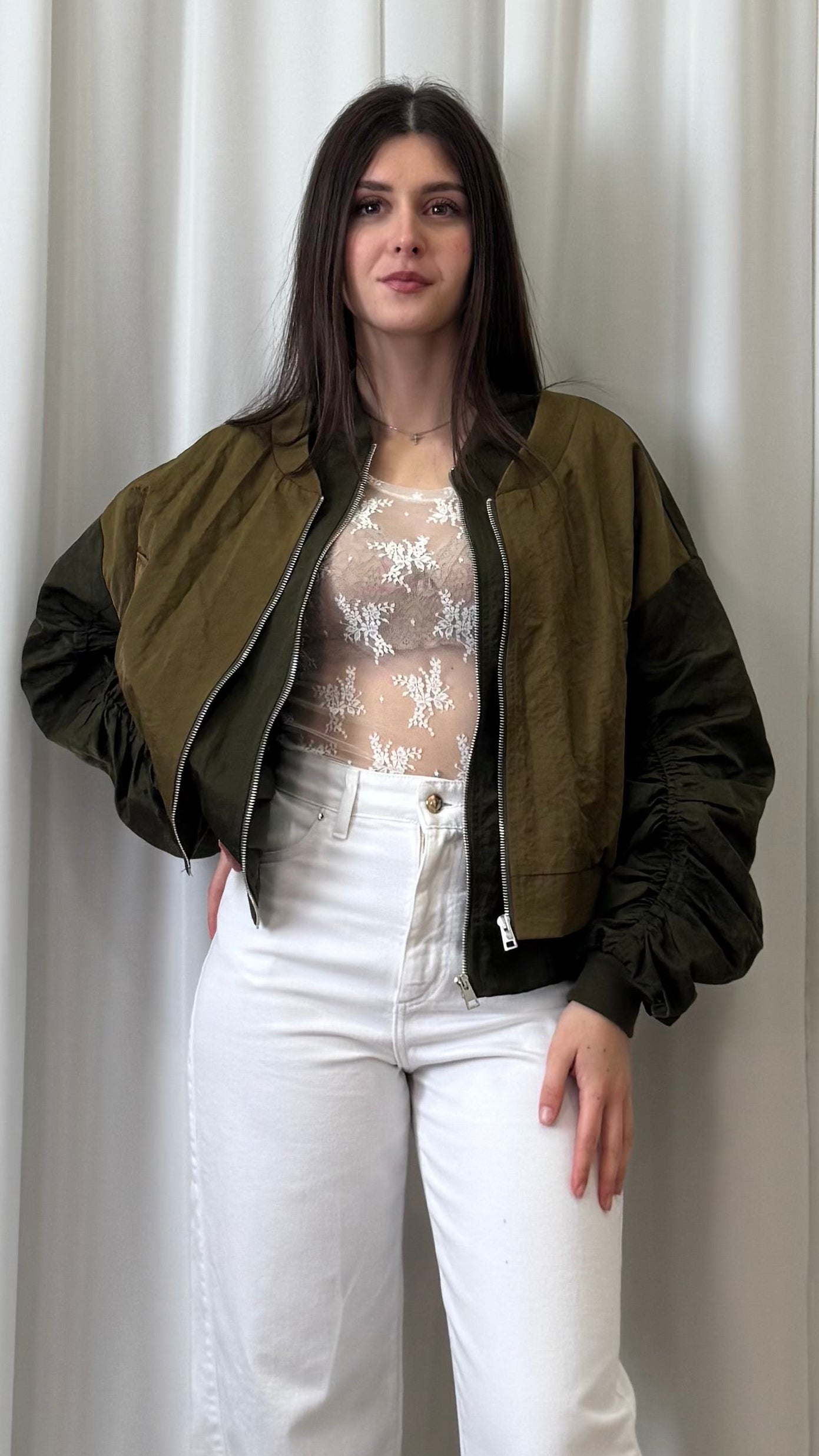 BOMBER CON MANICHE ARRICCIATE
