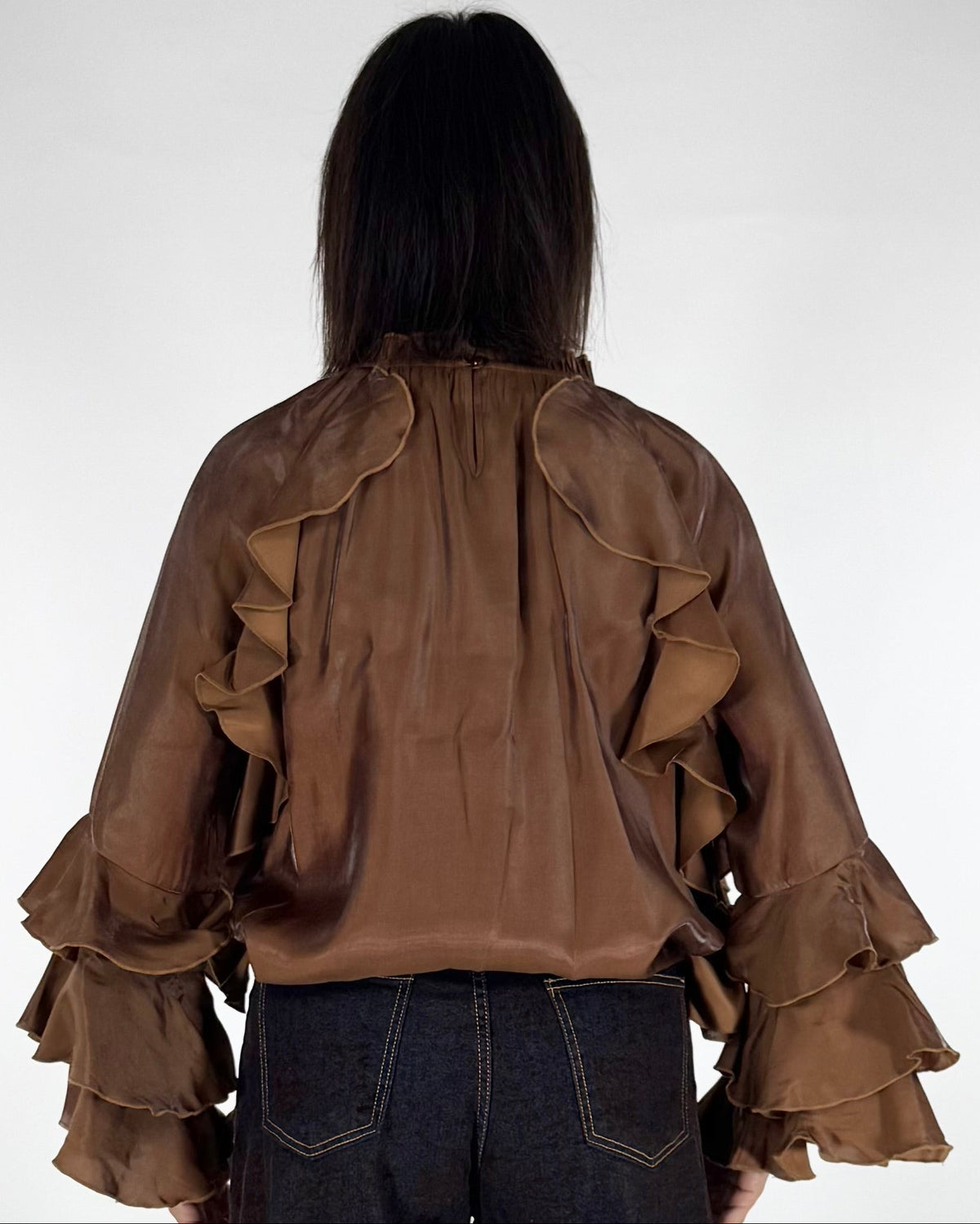BLUSA CON VOLANT