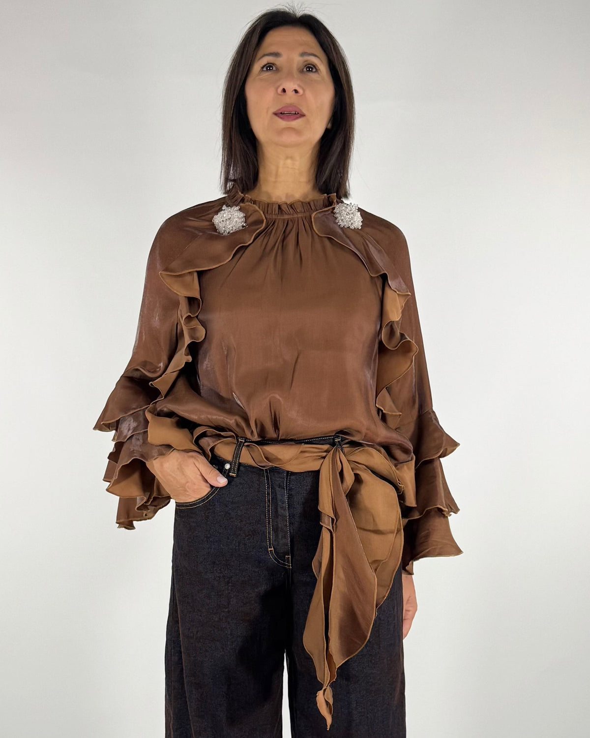 BLUSA CON VOLANT
