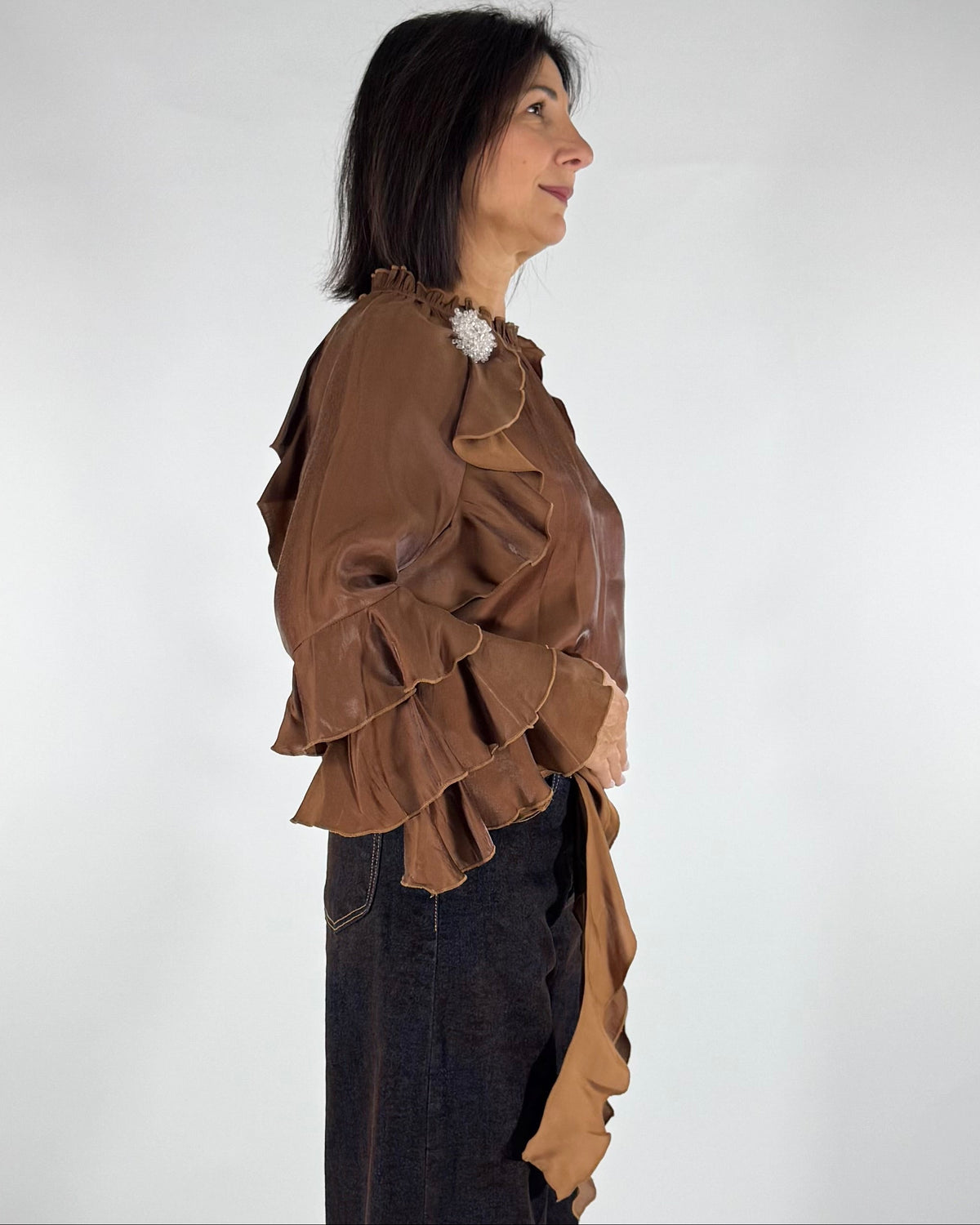 BLUSA CON VOLANT