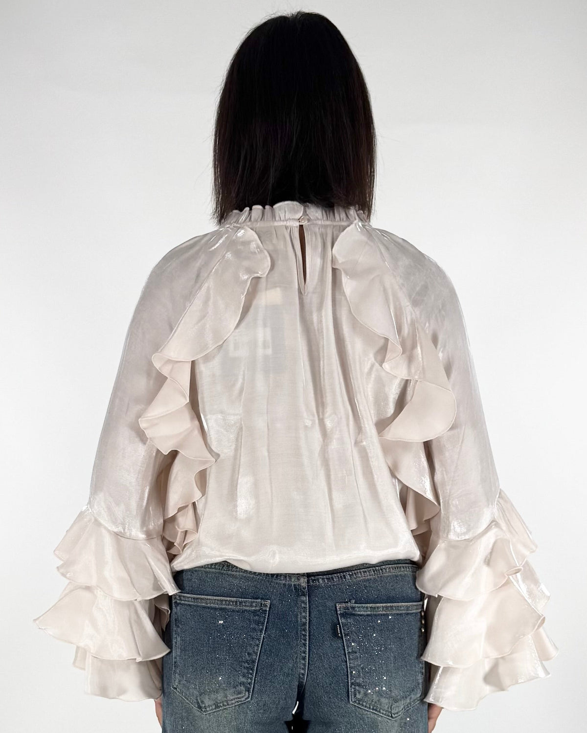 BLUSA CON VOLANT