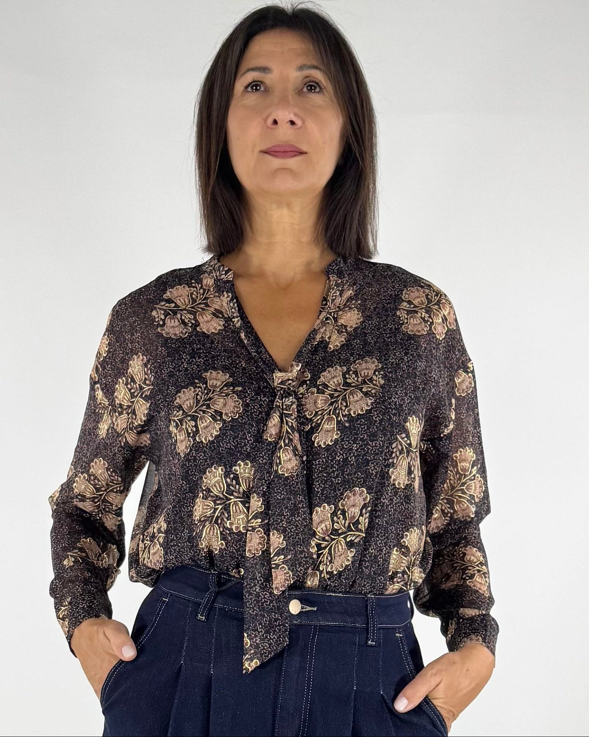 CAMICIA SEMITRASPARENTE CON FIOCCHETTO