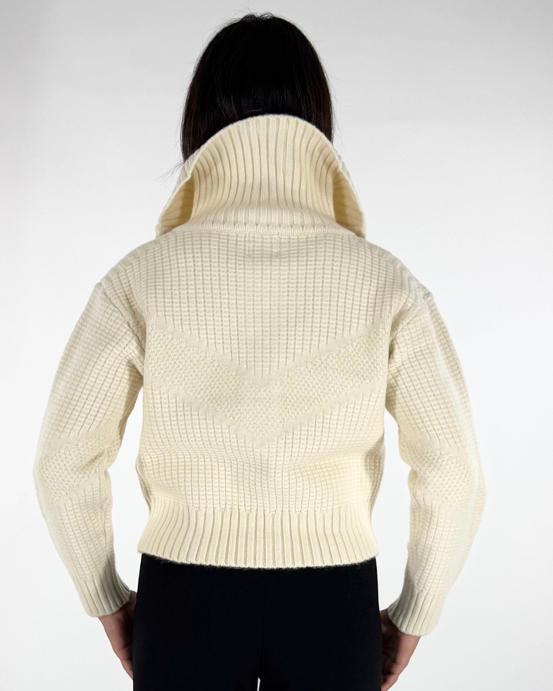MAGLIA CON ZIP